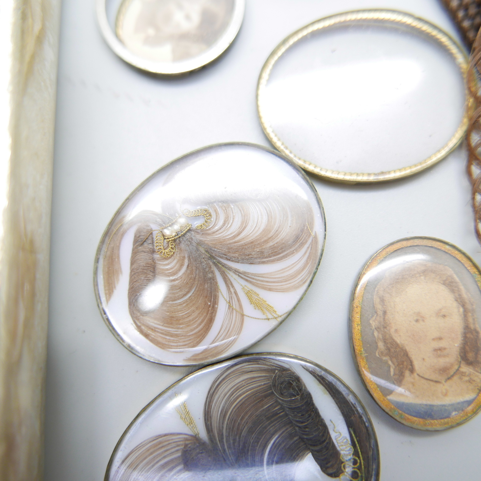 A collection of Victorian brooch inserts, in memory of photographs, hair, etc. - Image 5 of 5