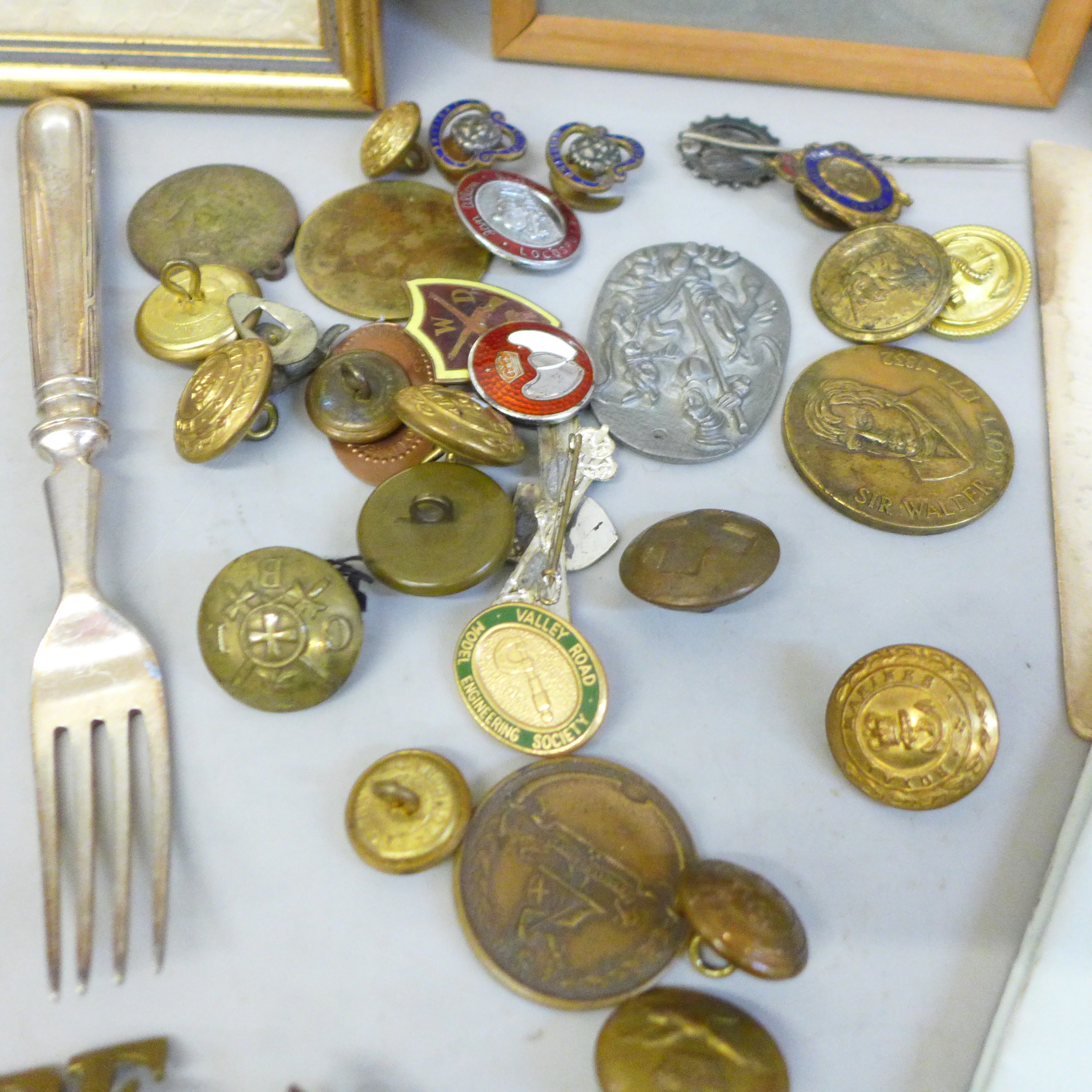 Military related items including silks, badges, buttons, flatware, postcards and a modern wristwatch - Image 5 of 8