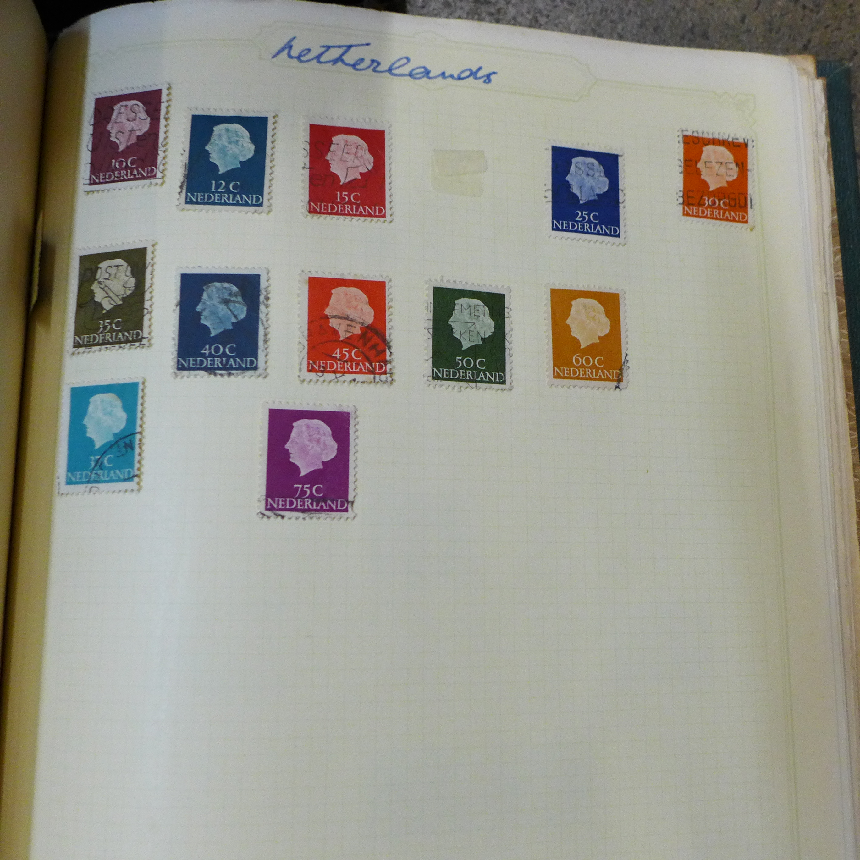 A collection of stamps in albums and some first day covers - Image 3 of 19