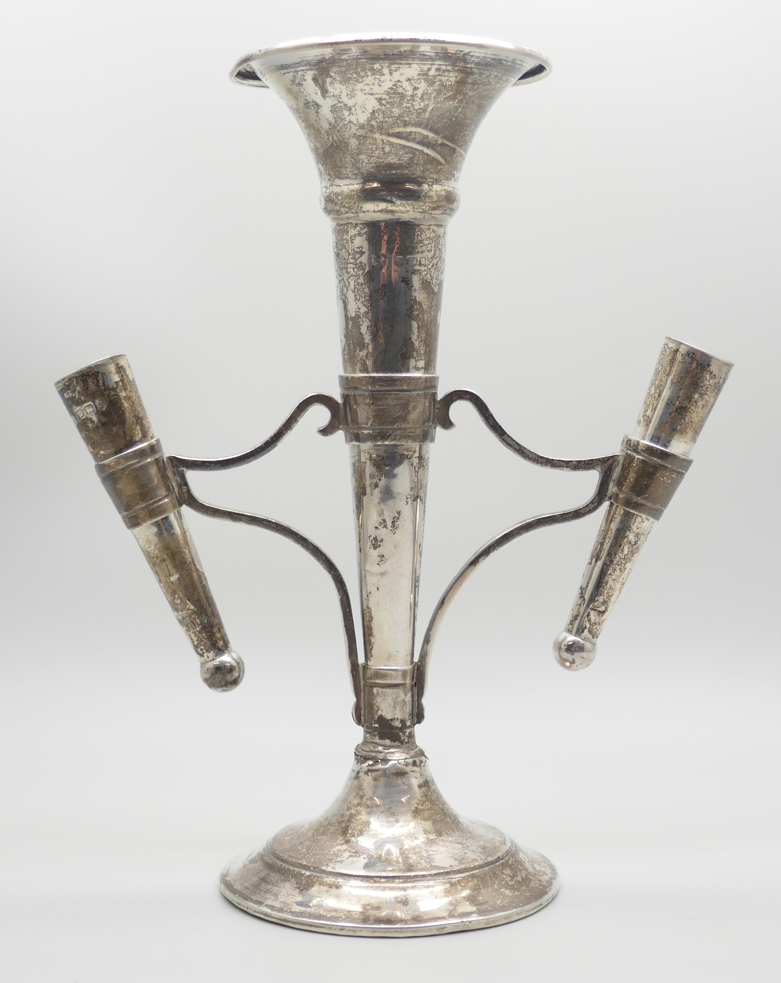 A silver epergne, London 1916, weighted base, 15.5cm - Image 2 of 6