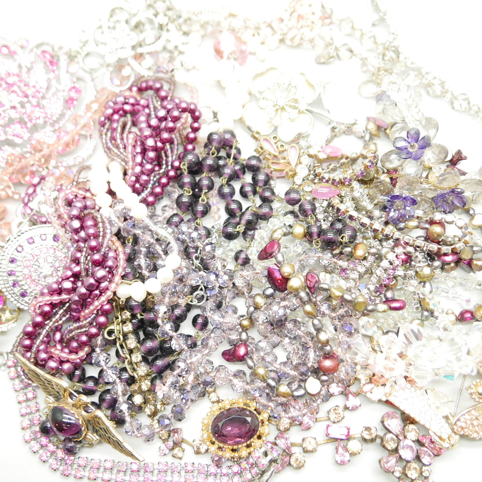 Vintage costume jewellery including coloured pearls and diamante - Image 3 of 3