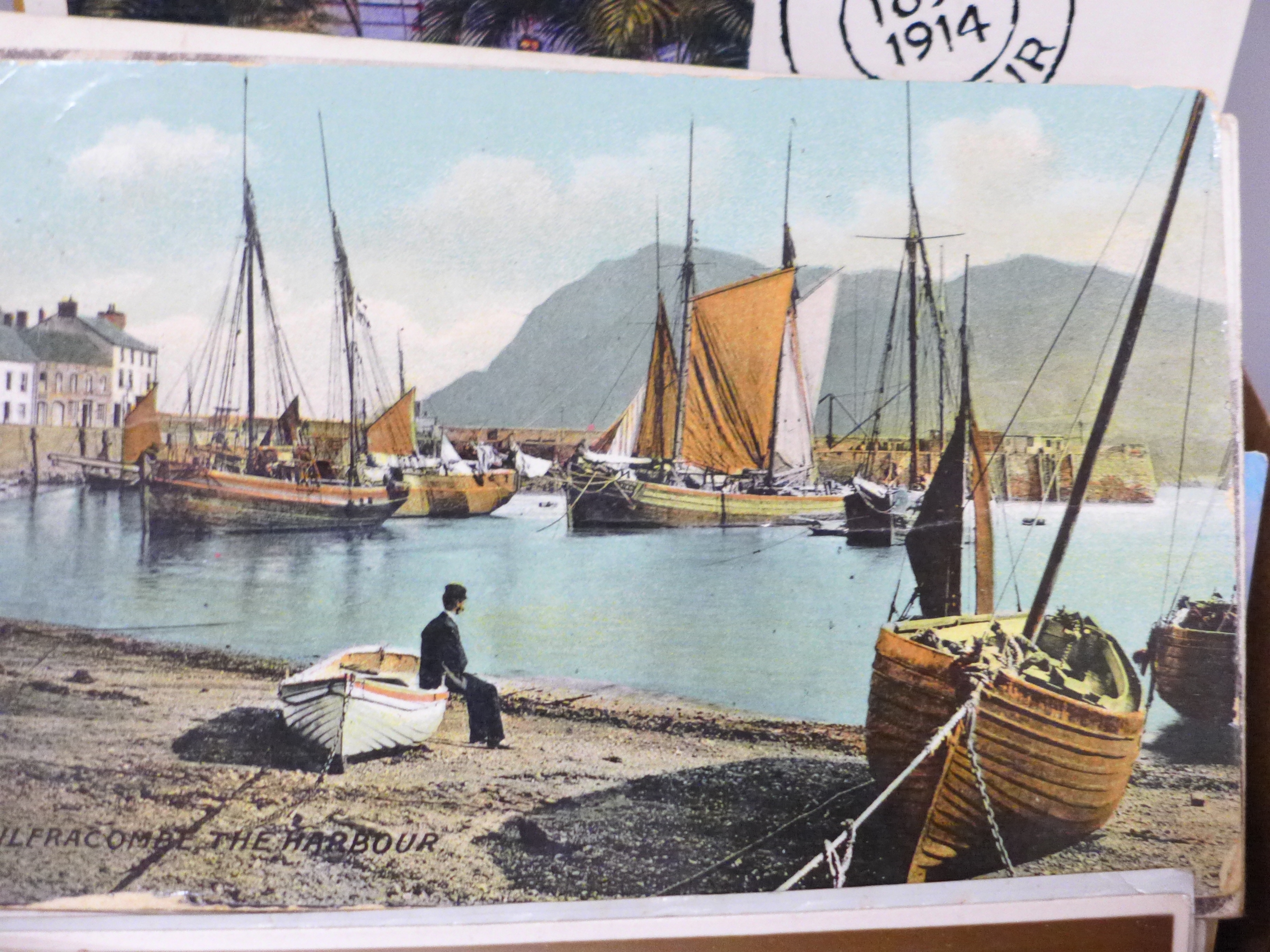 A box of postcards, vintage to modern - Image 2 of 4