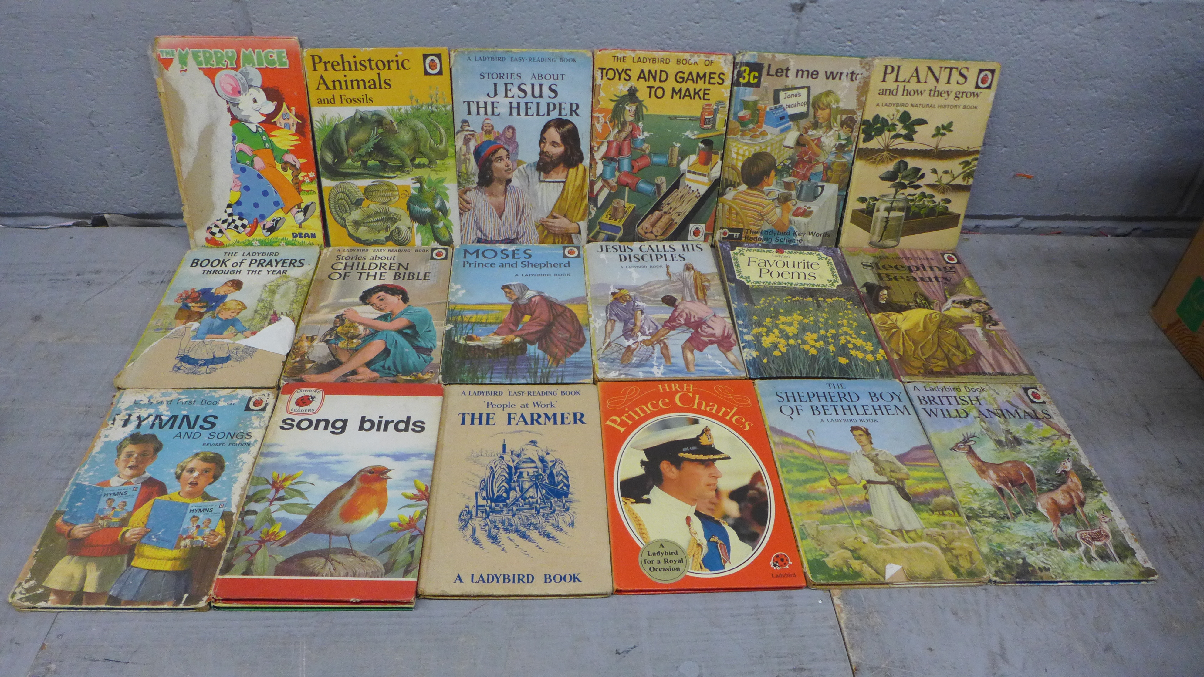 A collection of 67 Ladybird books **PLEASE NOTE THIS LOT IS NOT ELIGIBLE FOR POSTING AND PACKING** - Bild 3 aus 4