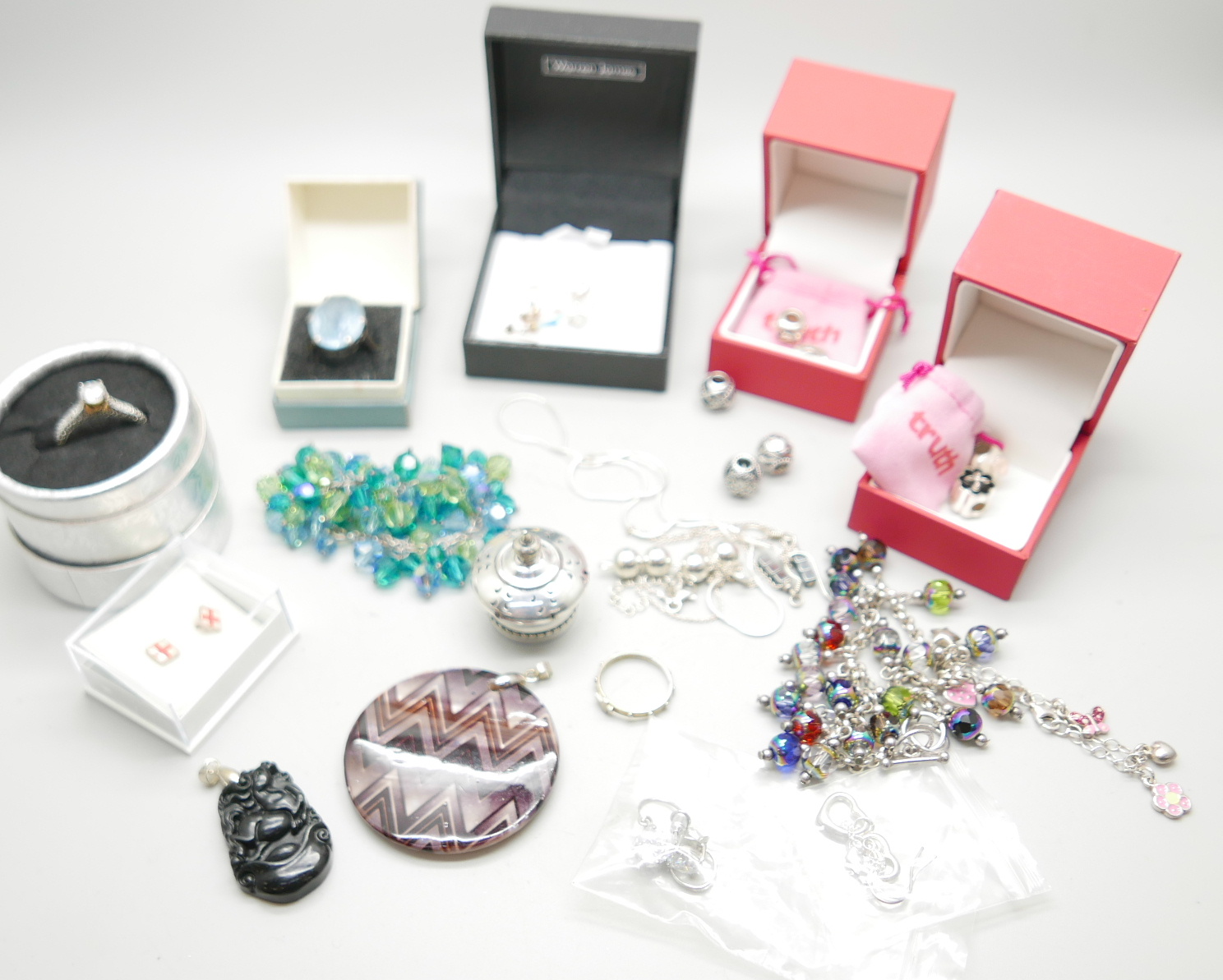A collection of jewellery, including silver and silver mounted, a Pandora charm, etc. - Image 2 of 4