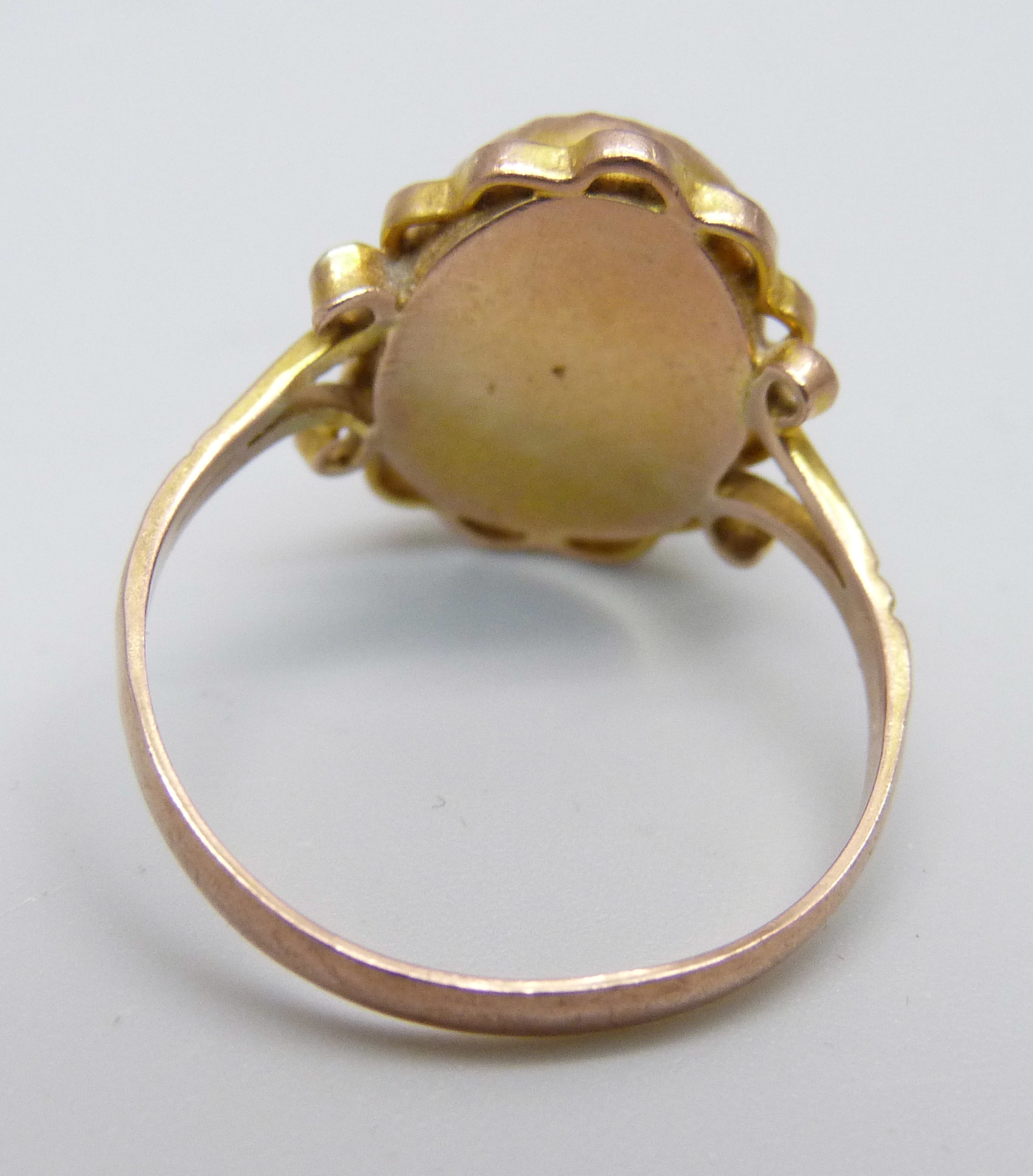 A 9ct cameo ring, 3.4g, U - Image 3 of 3