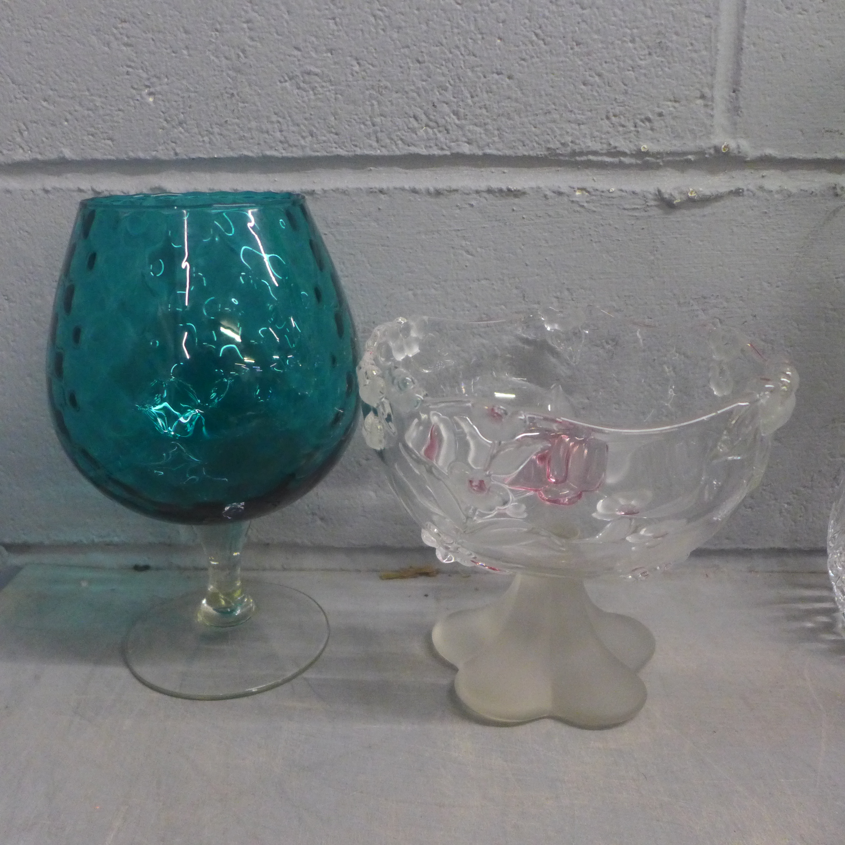 Two boxes of coloured and plain glass, including light shade, pedestal bowl, two crystal - Image 4 of 5