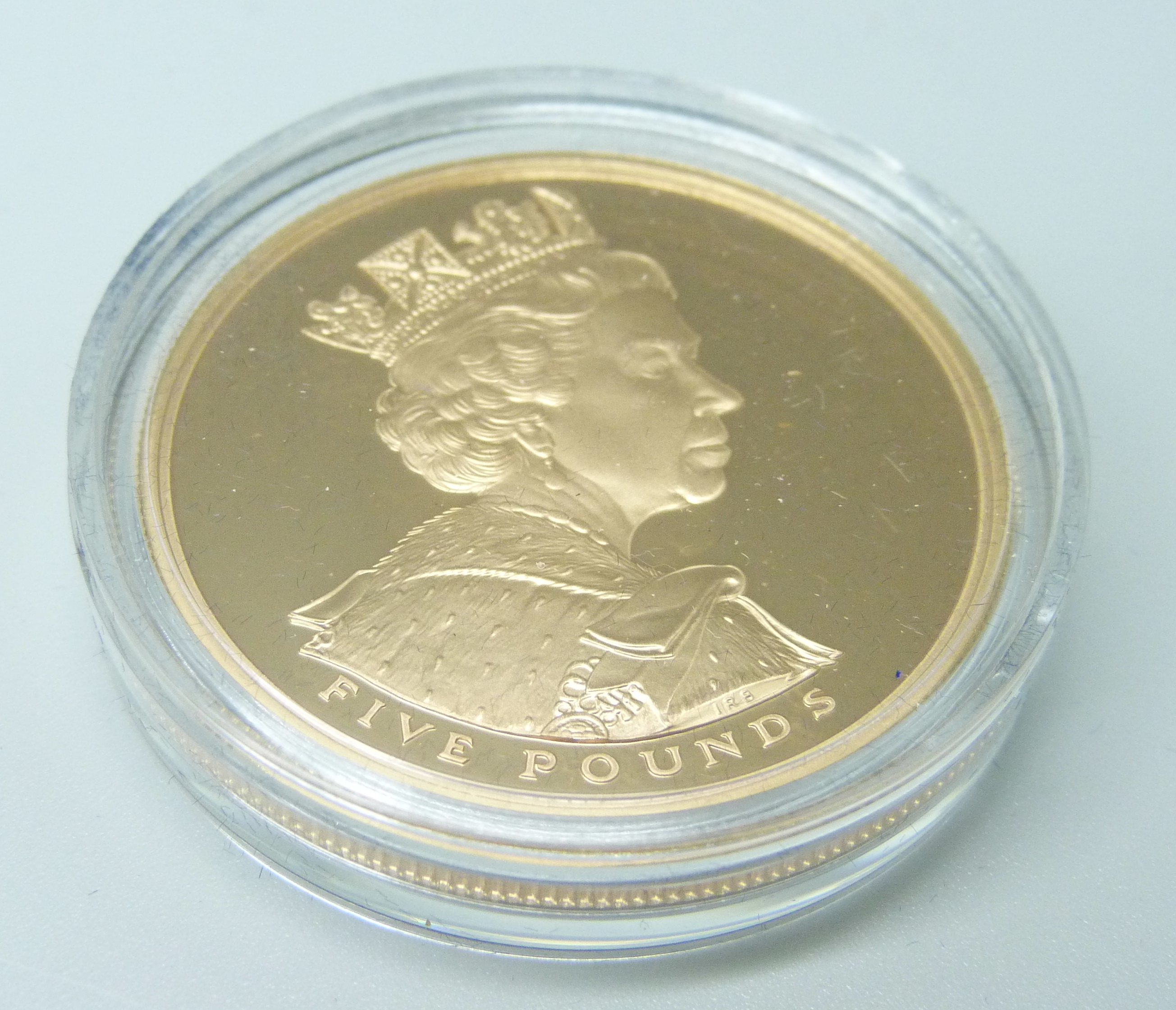 The Royal Mint 1952 Golden Jubilee 2002 Five Pounds Gold Coin, No. 1047, cased - Image 3 of 5