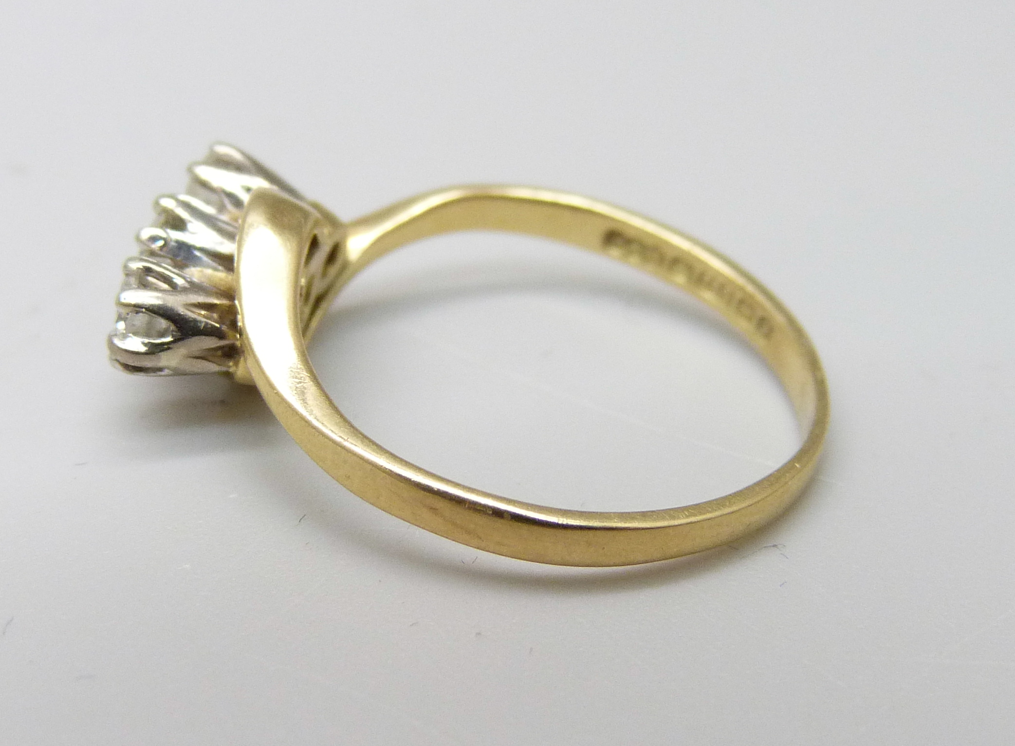 An 18ct gold and three diamond ring, 2.3g, K - Image 2 of 3