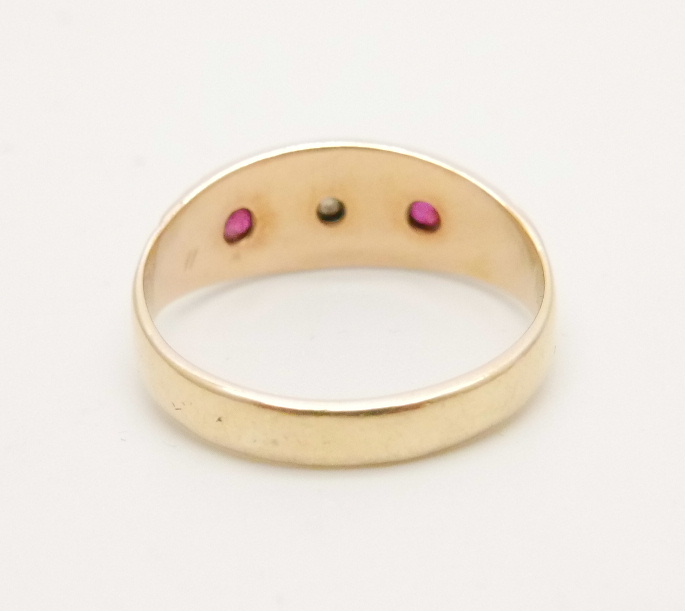 An 18ct gold ruby and diamond ring, 2.8g, O - Image 3 of 4