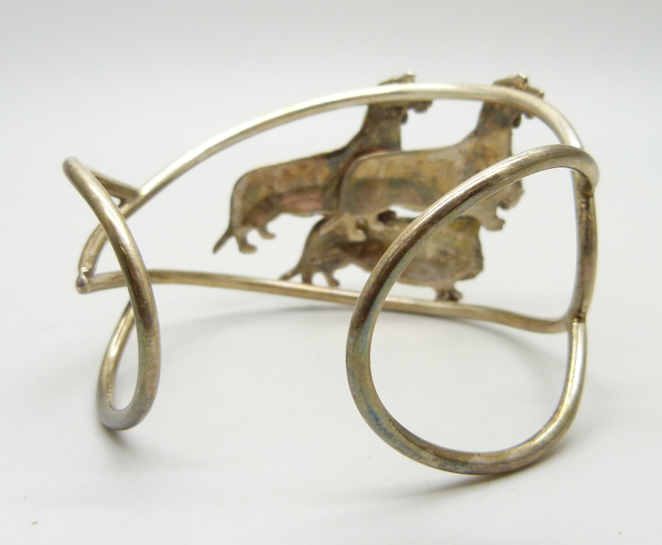 A silver cuff bangle with three wired hair dachshund detail - Image 3 of 4