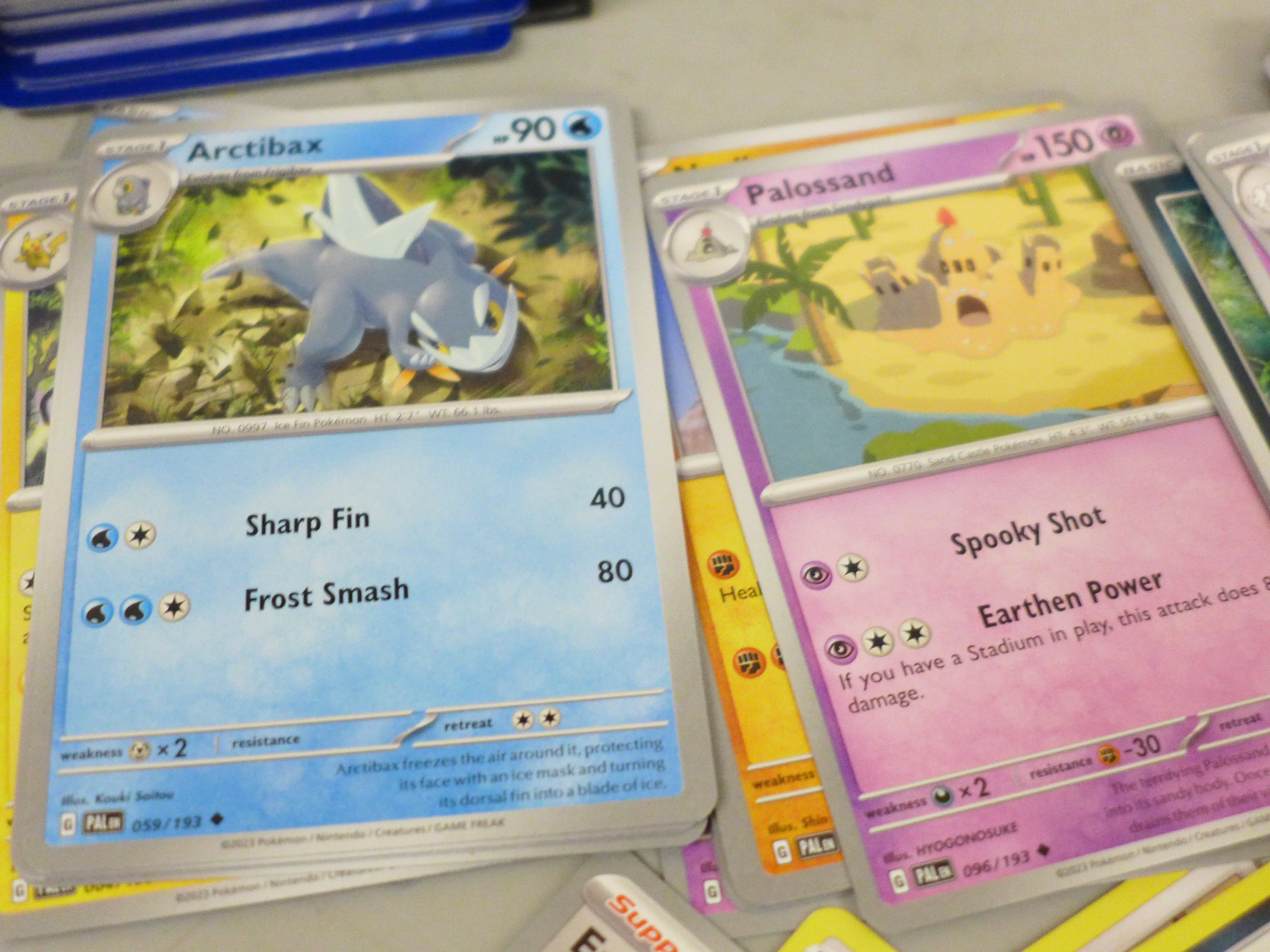 500 x Pokemon cards, including 30 holographic cards, various sets in collectors boxes - Image 3 of 3