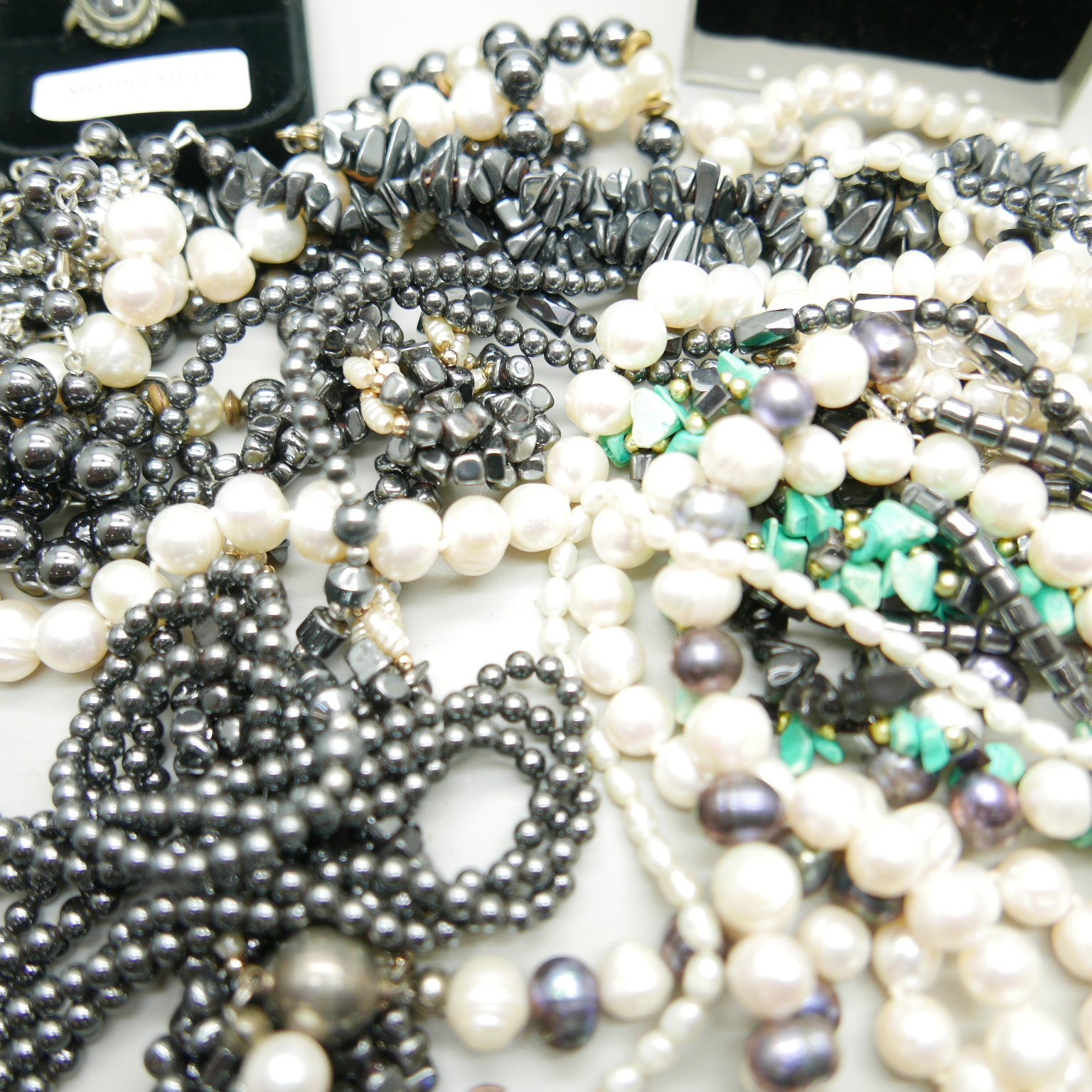 A collection of costume jewellery including pearls - Image 2 of 2
