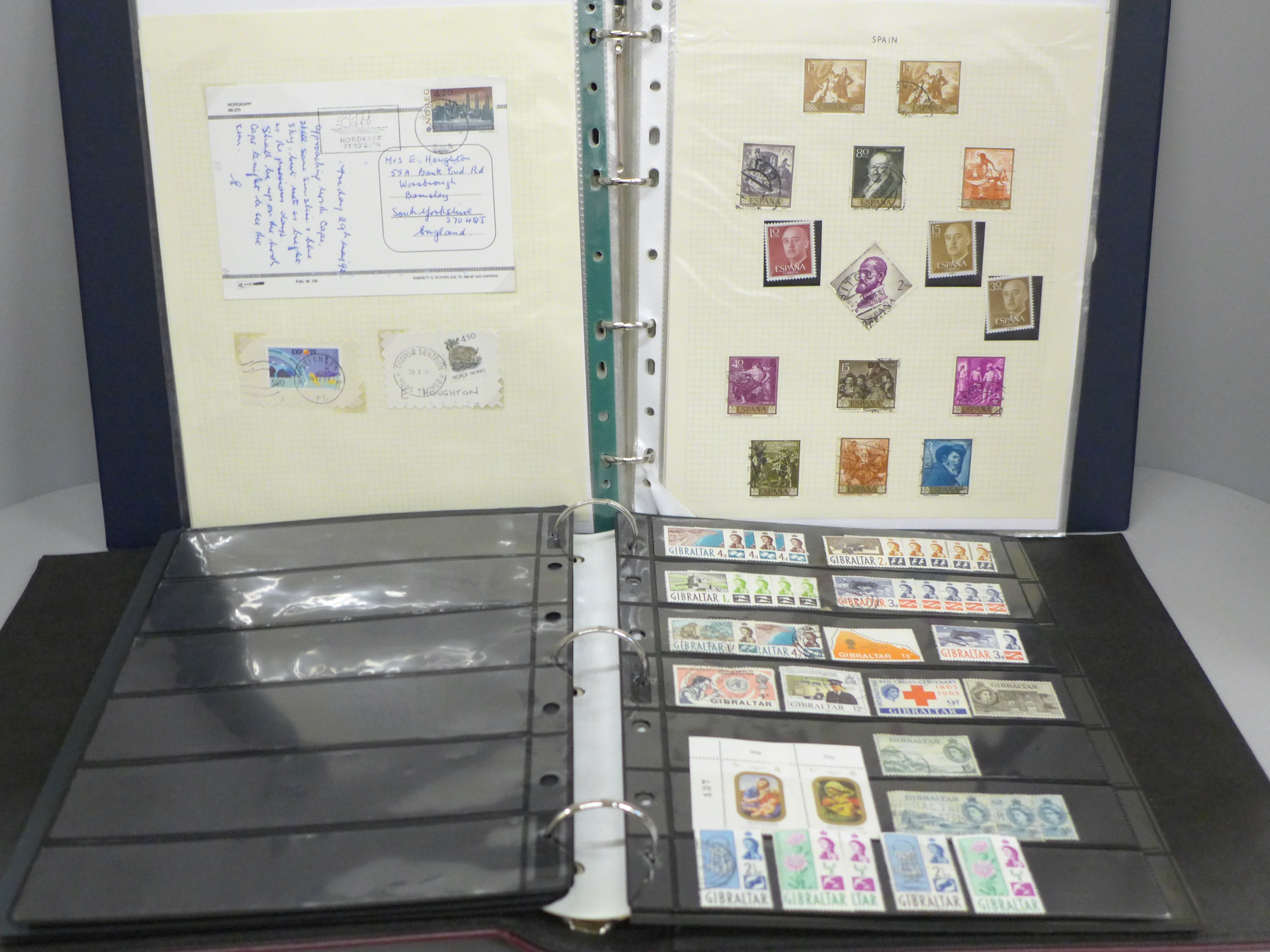 Two albums of stamps including Dominica, Puerto Rico, Espagna, etc. - Image 4 of 4