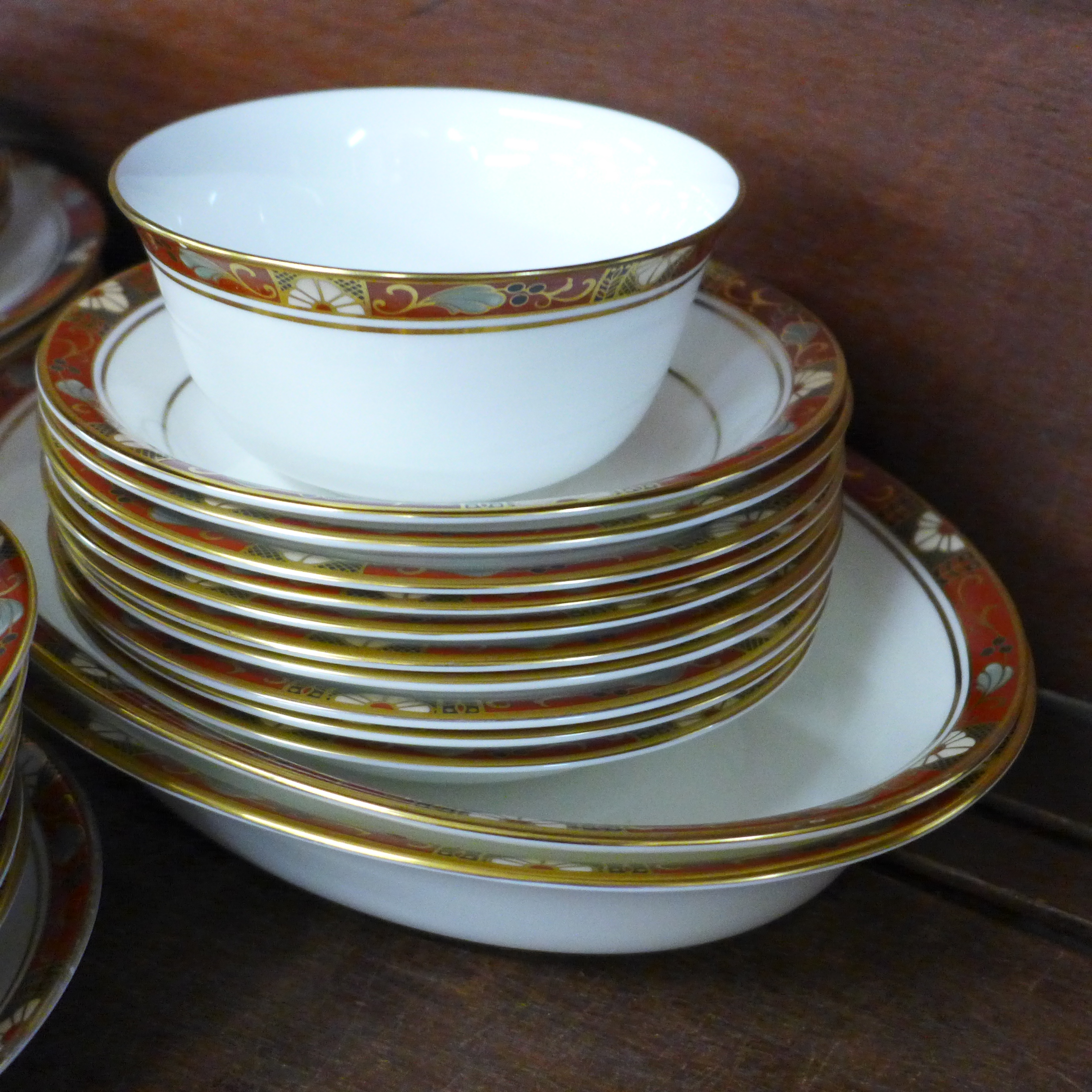 A Royal Crown Derby Cloisonne tea and dinner service, eight setting, second quality - Bild 2 aus 6