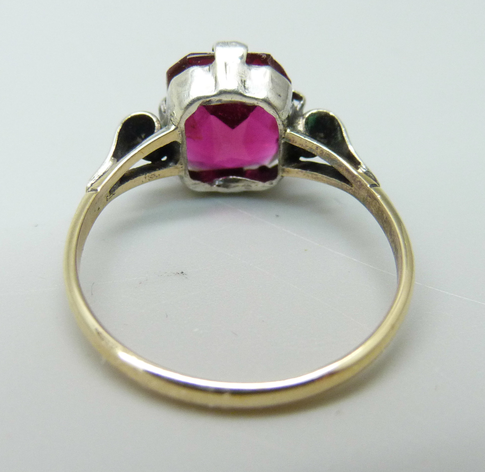 A 9ct sold and silver red stone solitaire ring, P/Q - Image 3 of 3