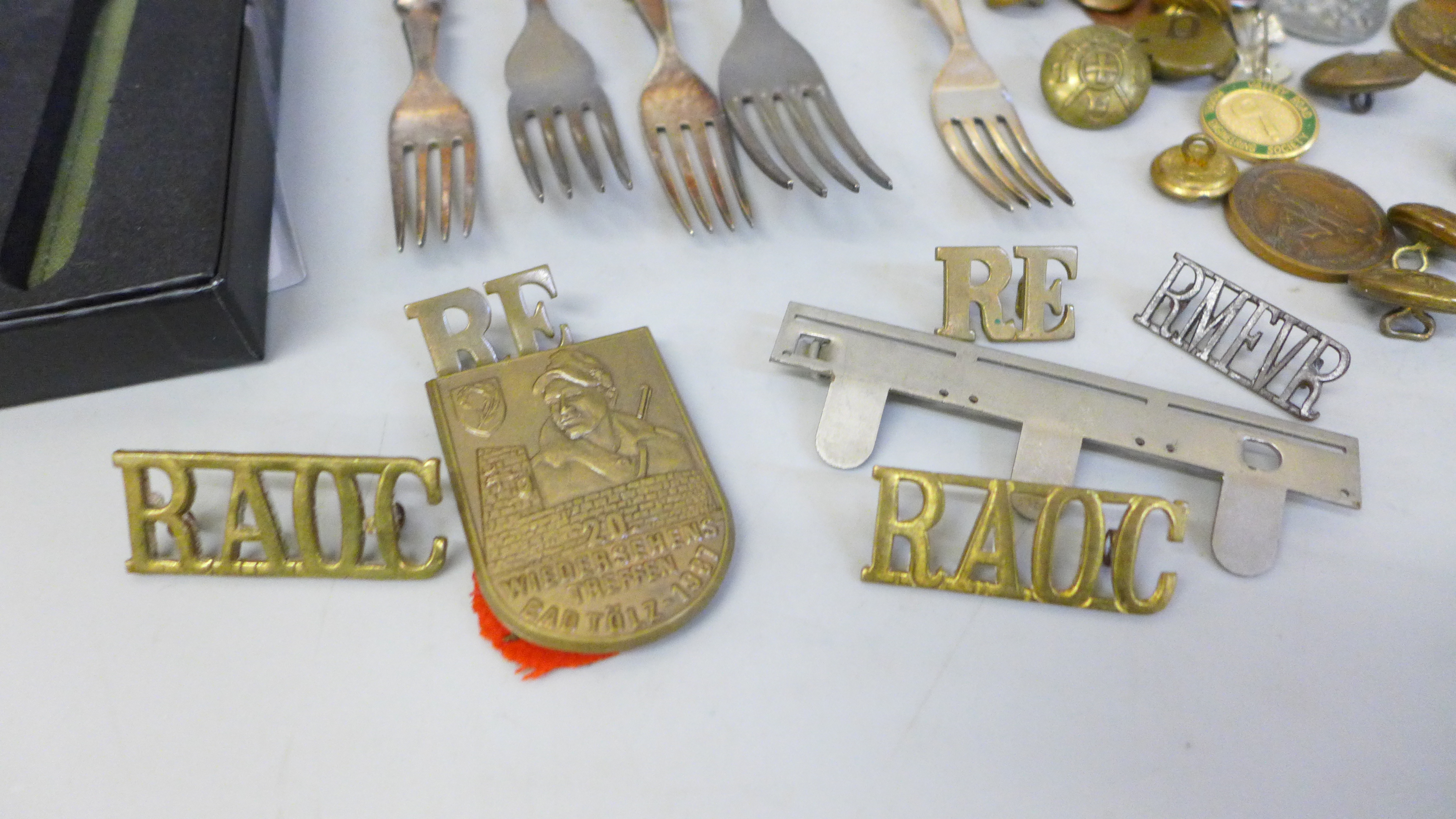 Military related items including silks, badges, buttons, flatware, postcards and a modern wristwatch - Image 6 of 8