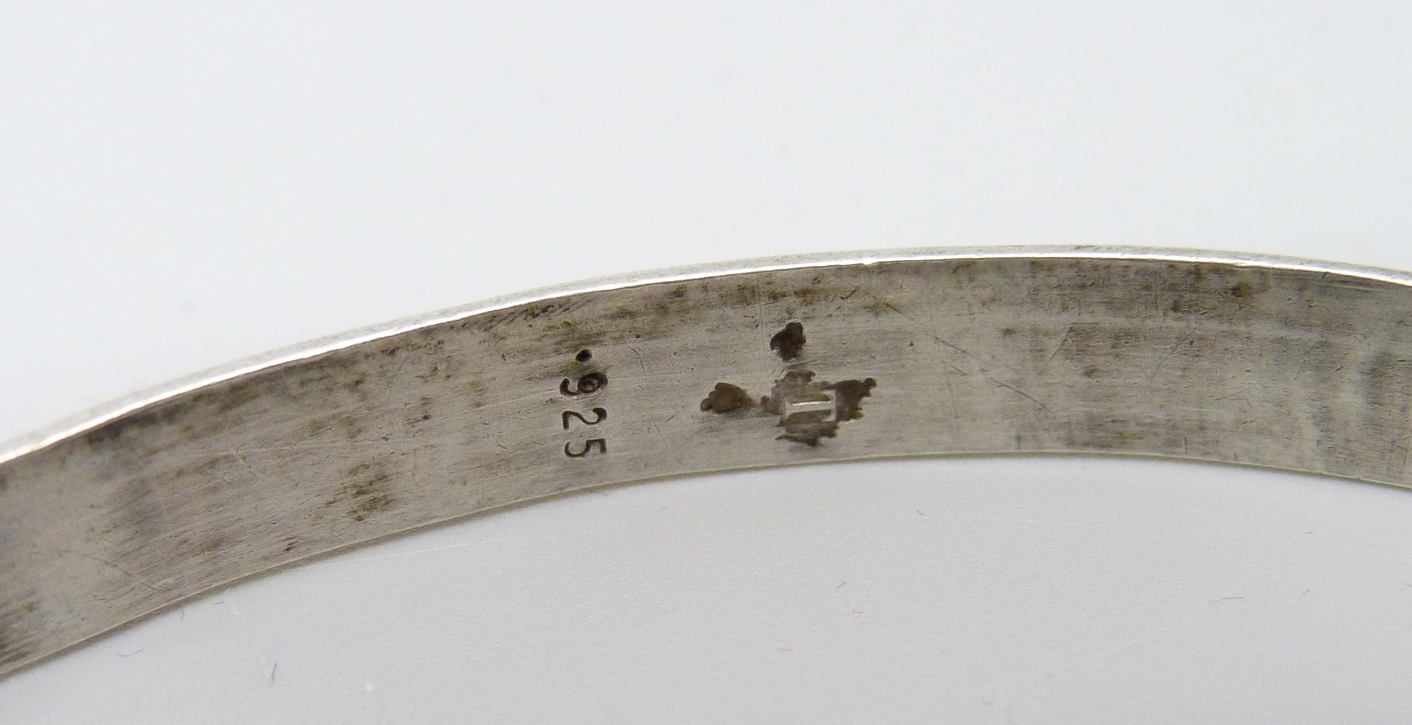 A 925 silver Celtic design bangle, stamped 'T' - Image 4 of 4