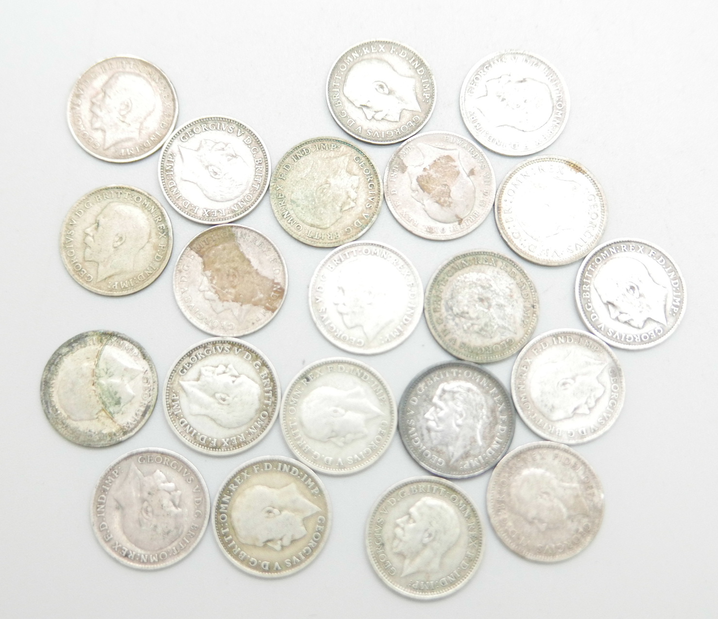 A collection of silver 3d coins, 29gm - Image 2 of 3