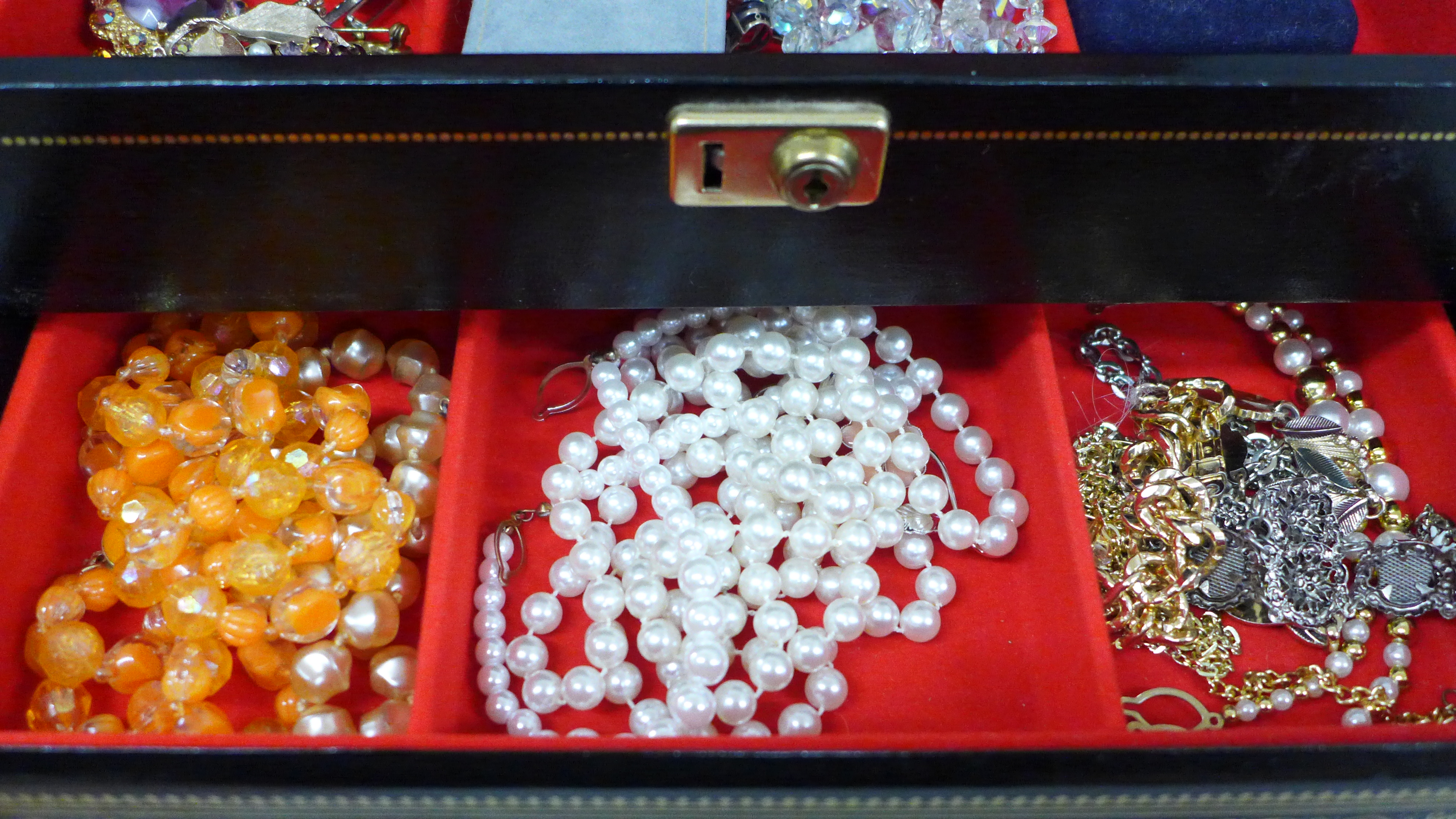 Costume jewellery including silver rings and earrings and a box of earrings, some pairs 9ct gold - Image 4 of 6