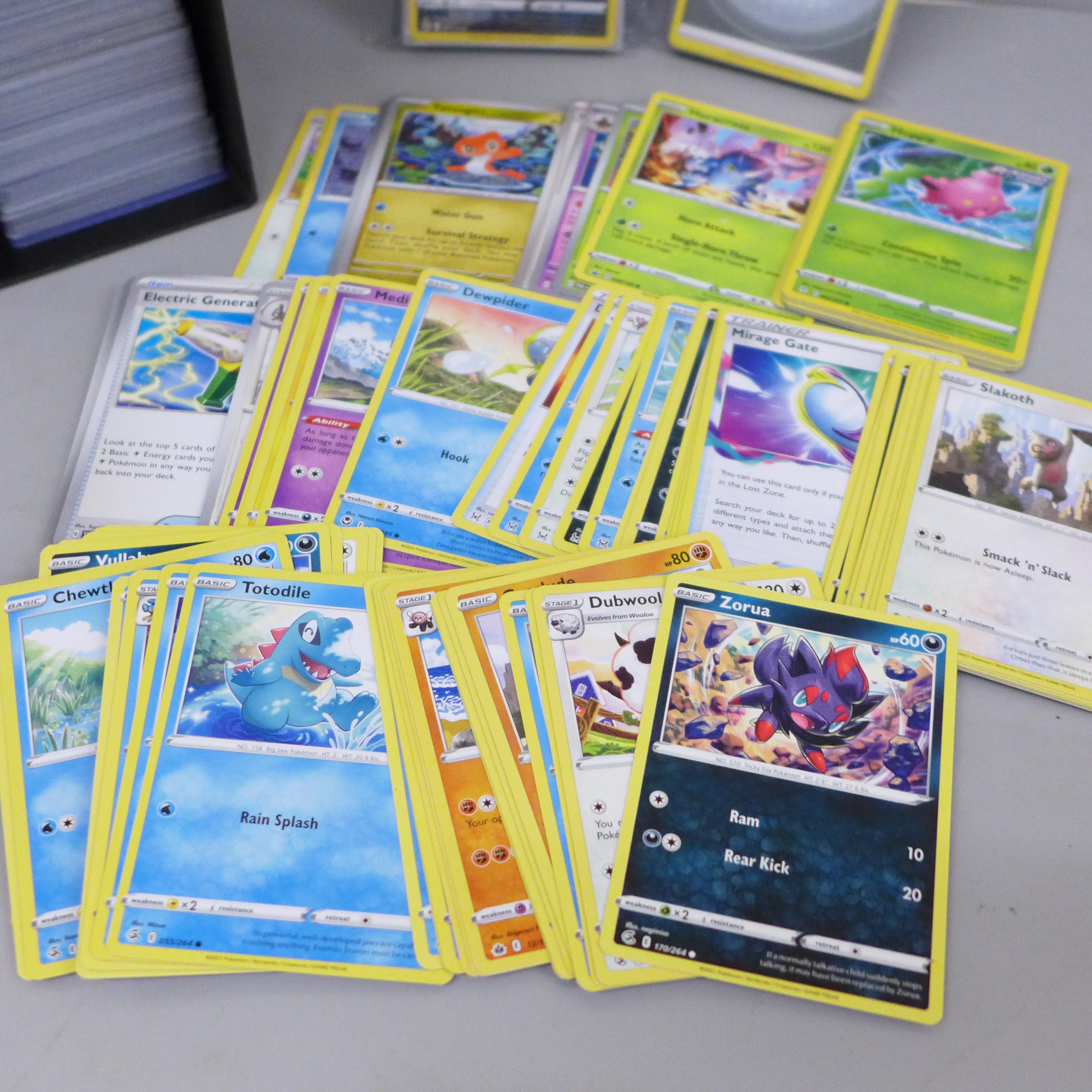 500 x Pokemon cards, including 30 holographic cards, various sets in collectors boxes - Image 2 of 4