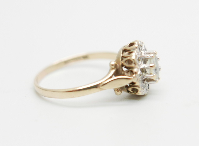 A 9ct gold ring set with a clear central stone and diamond chip halo, 2.2g, O - Image 2 of 5