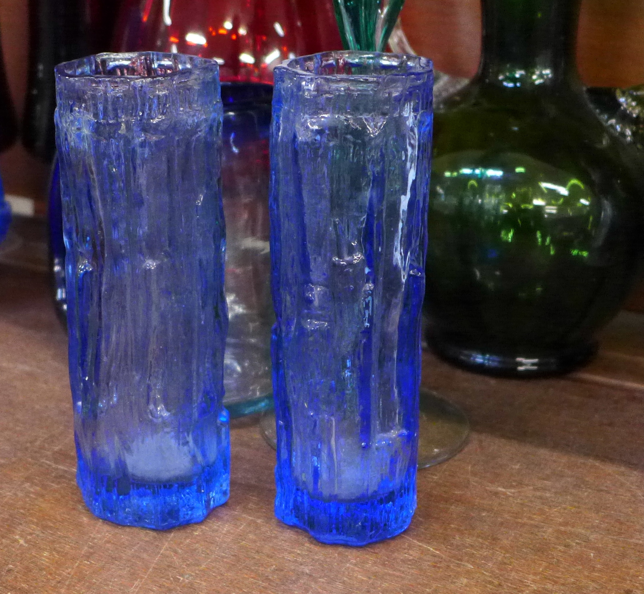 A collection of coloured glass including a hand blown mug, other hand blown pieces, etc. (11) - Image 3 of 3