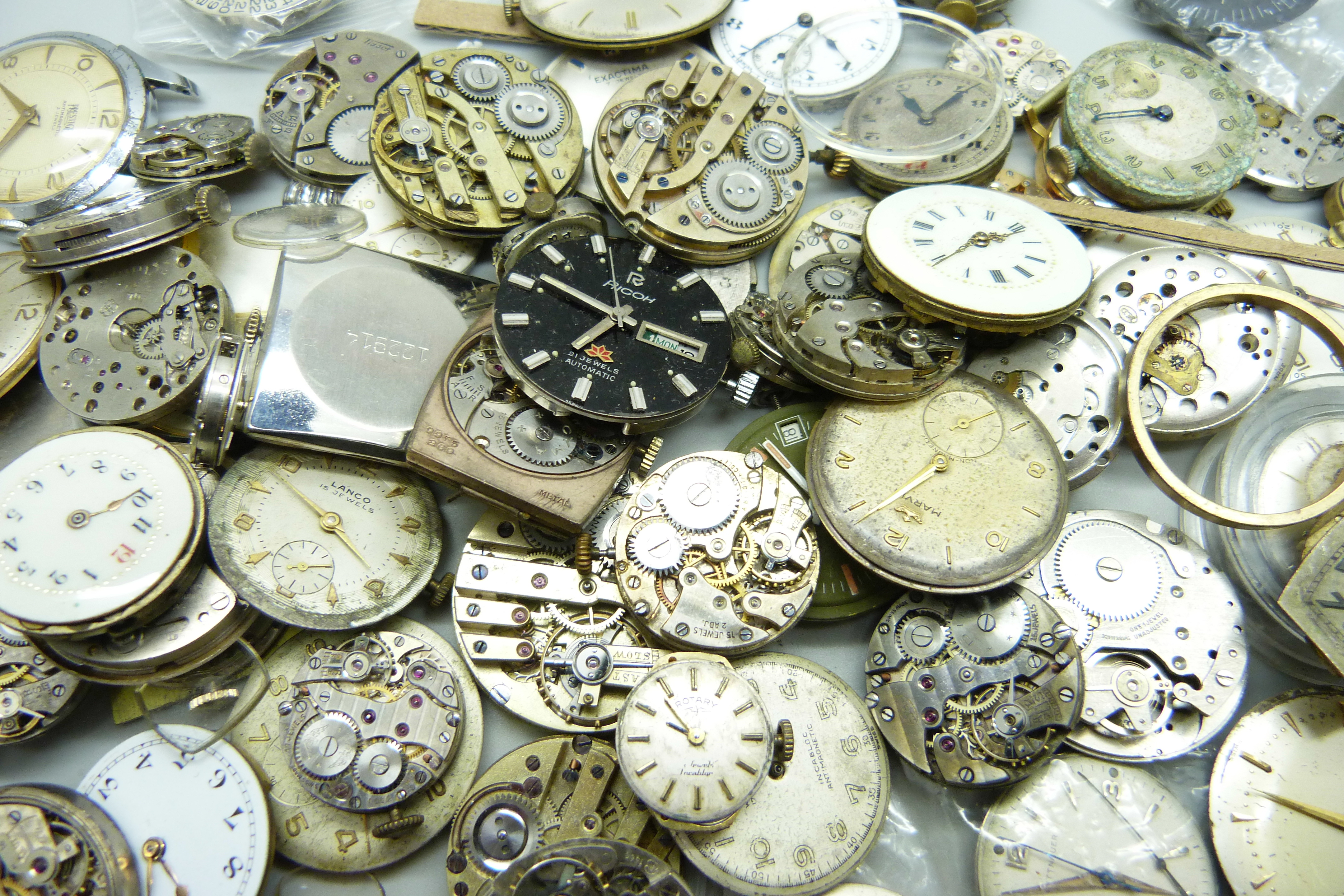 A collection of wristwatch movements - Image 3 of 3