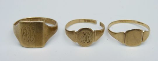 Three 9ct gold rings, total weight 6.2g, one a/f, (signet ring 3.8g and size U/V)