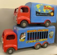 A Tri-ang tin plate Circus wagon and a Tri-ang Long Distance Transport lorry