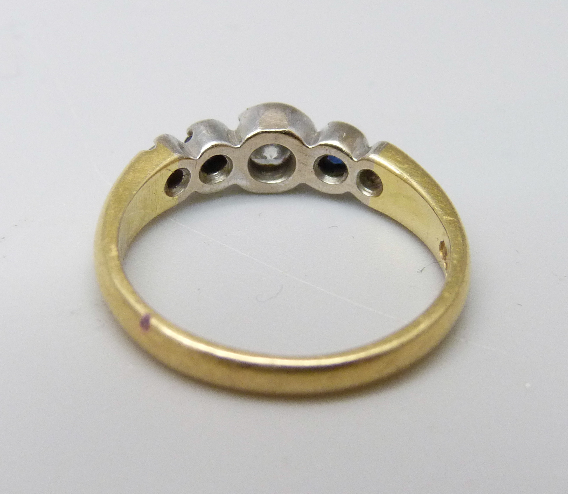 An 18ct gold diamond and sapphire ring, 3.7g, M - Image 3 of 3