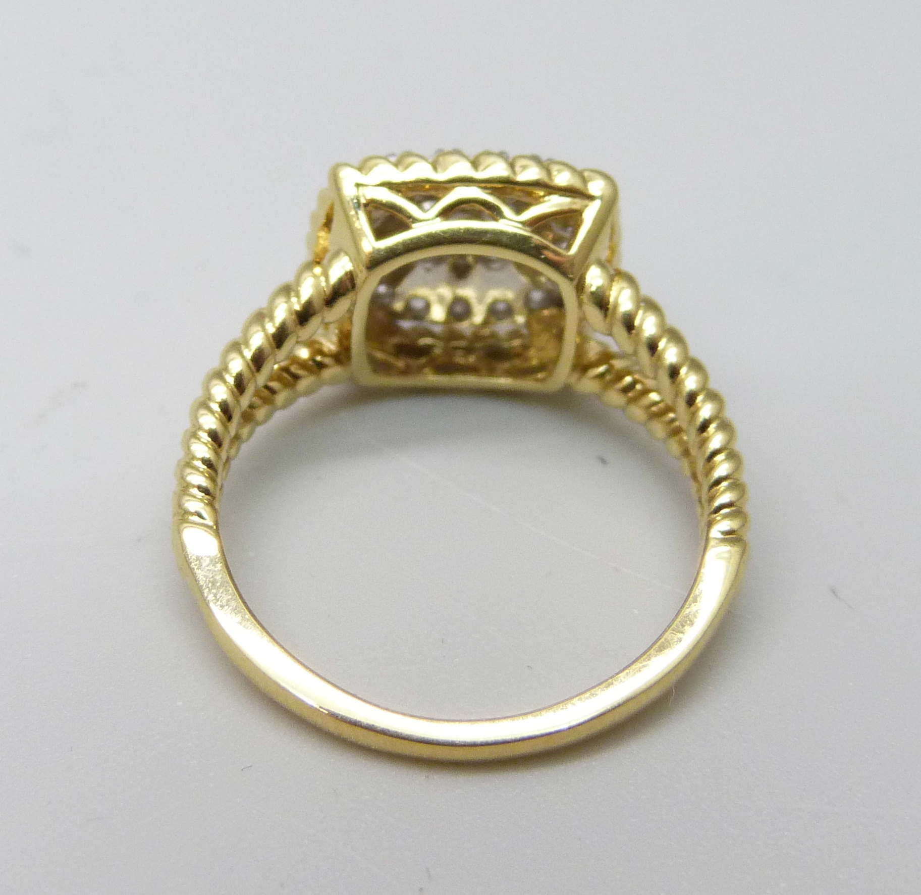 An 18ct gold and diamond cluster ring, 0.5ct weight marked in the shank, 5g, M - Image 3 of 3