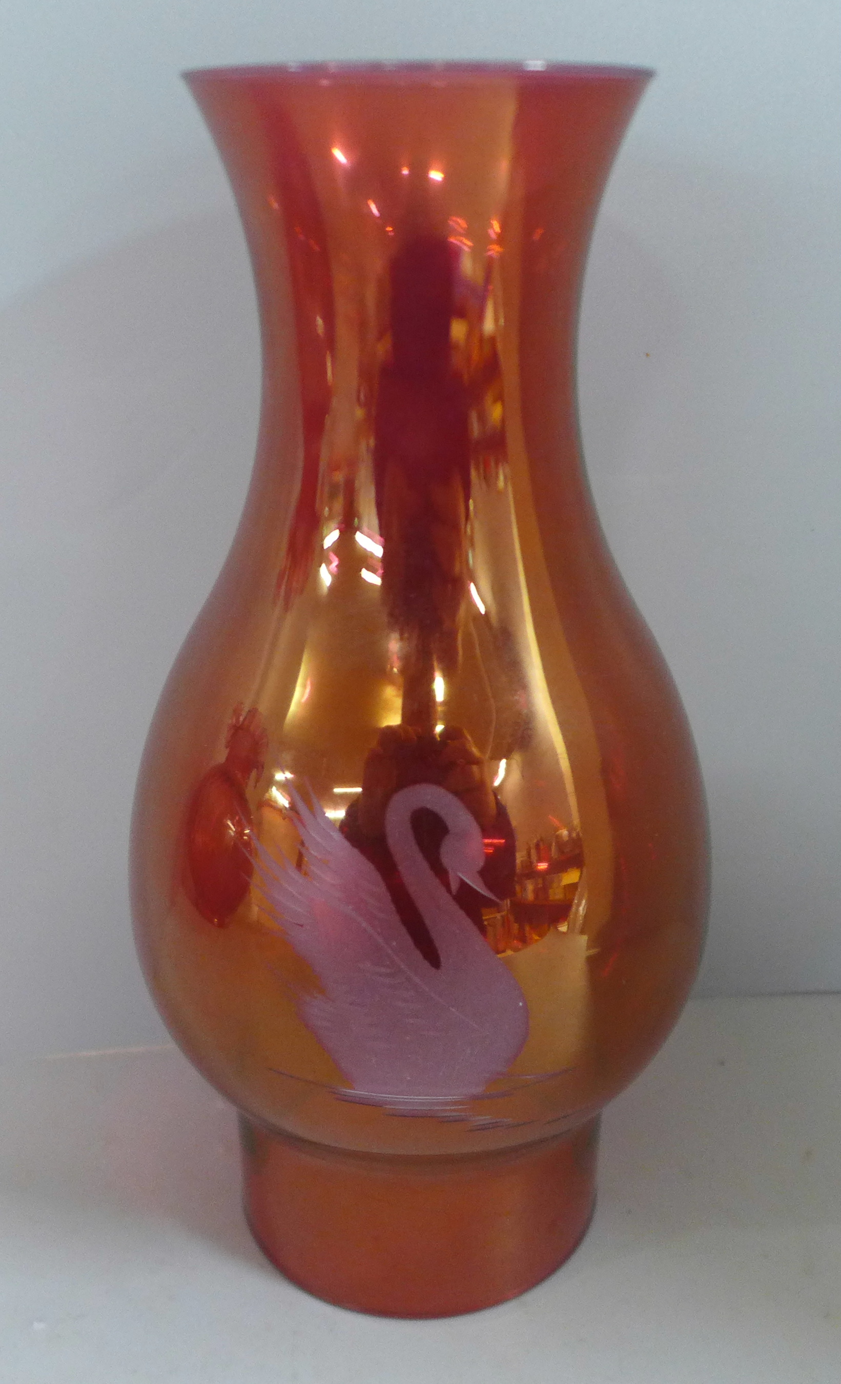 A cranberry glass oil lampshade, one other etched glass shade and an etched pink glass shade - Image 2 of 4