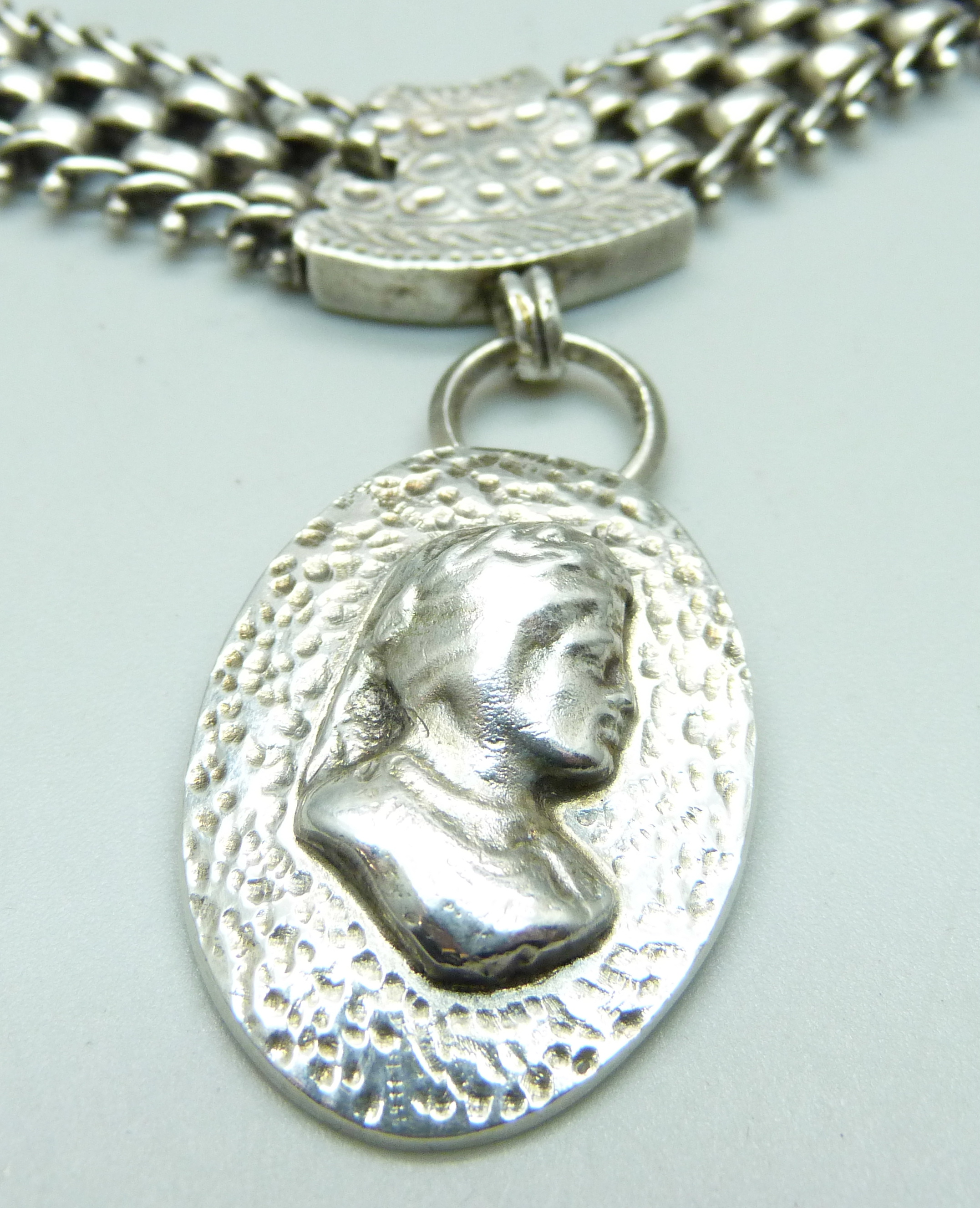 A silver Aesthetic style collarette and pendant, 62g - Image 2 of 5