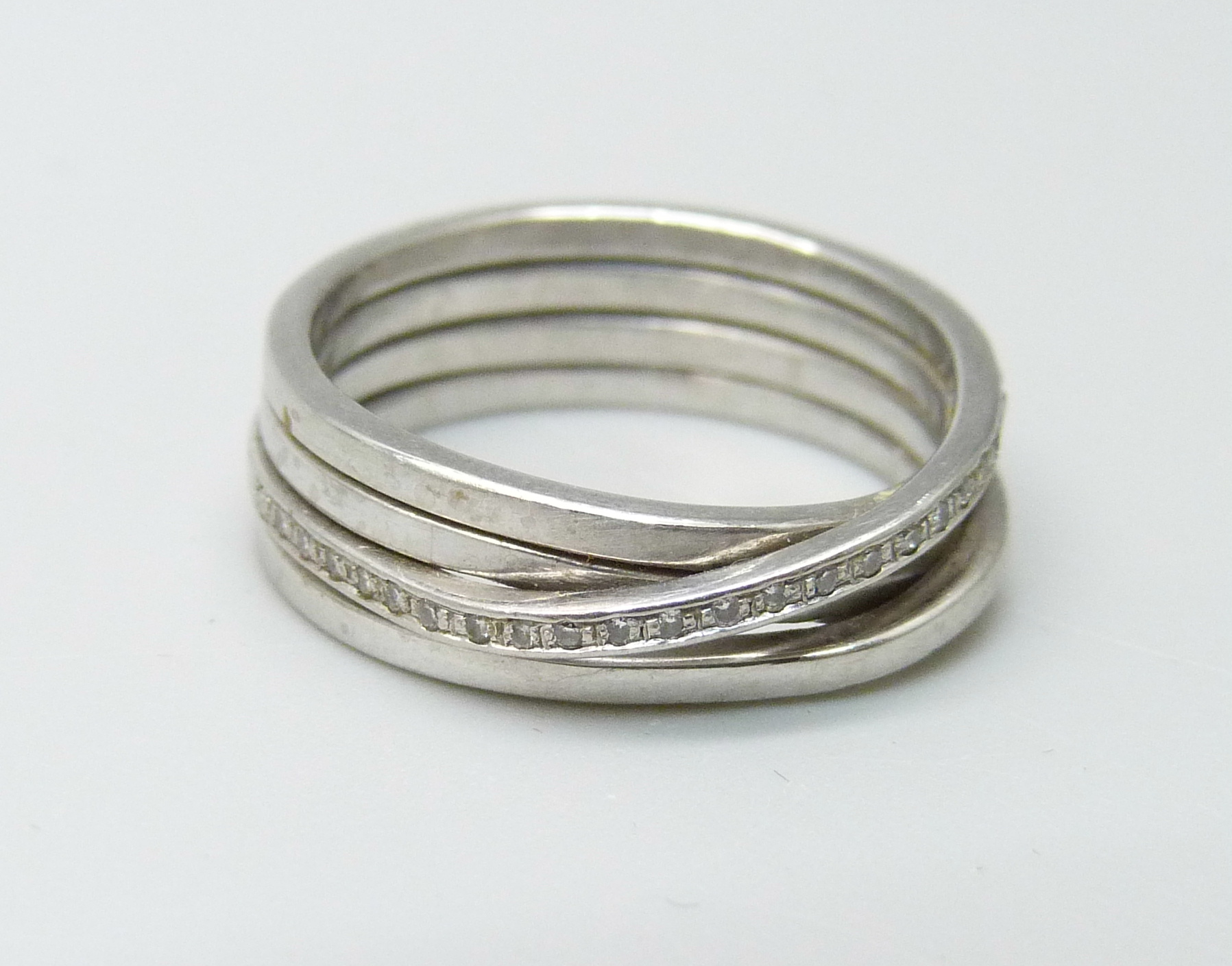 A 950 platinum and 28 diamond ring, 7.9g, M