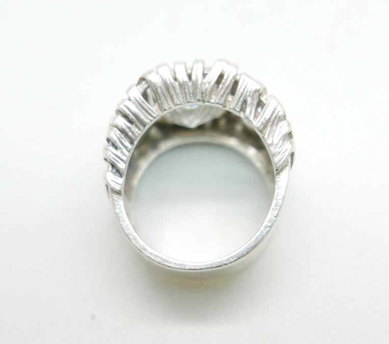 A silver ring set with a faceted gem stone, marked Sampson 925, 12g, P - Image 7 of 7