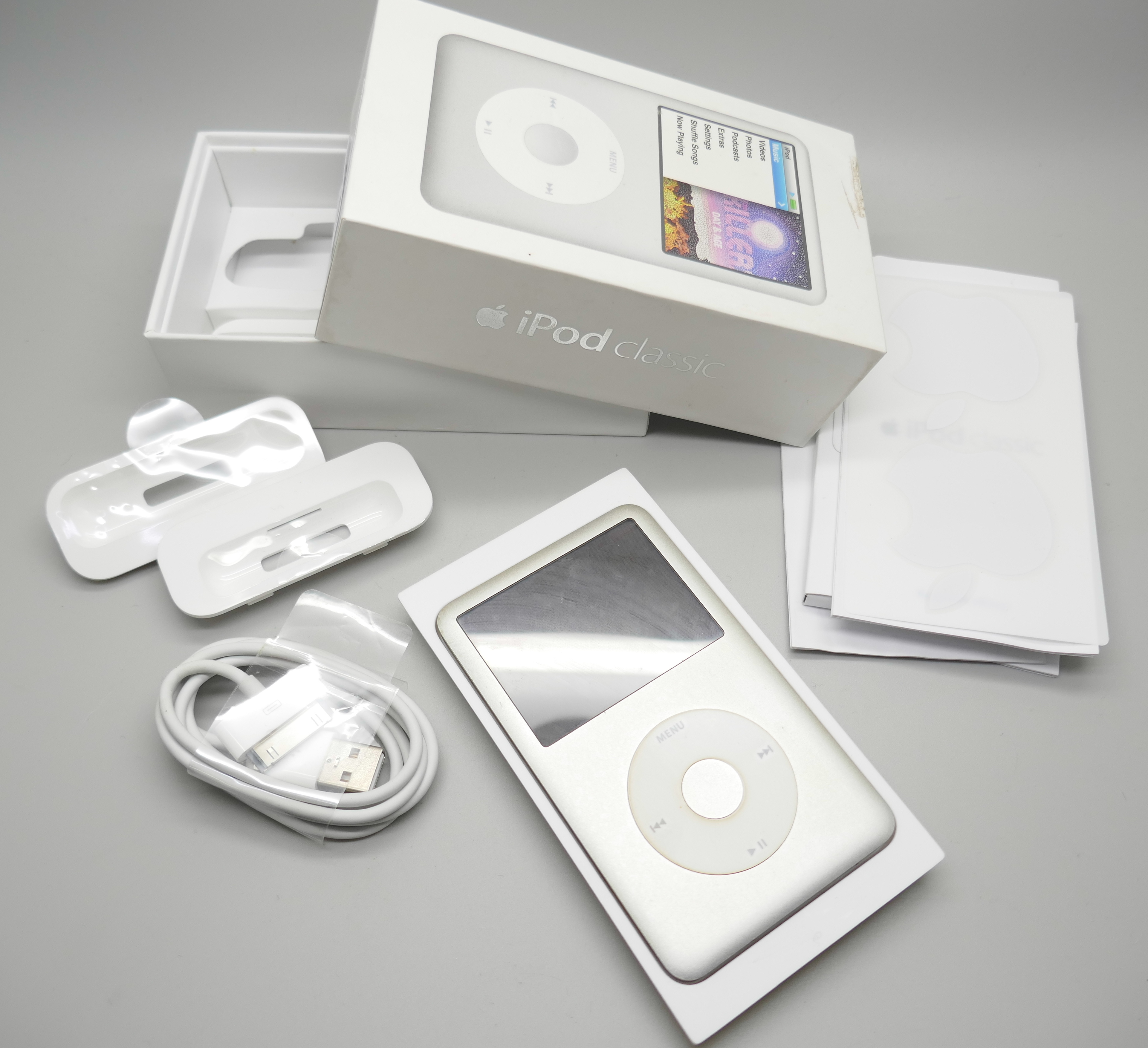 An Apple Ipod Classic - Image 2 of 2