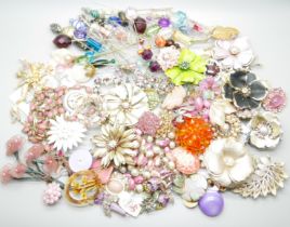 Vintage costume jewellery, (mixed condition)