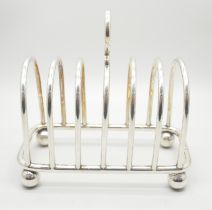 A silver toast rack, 266g