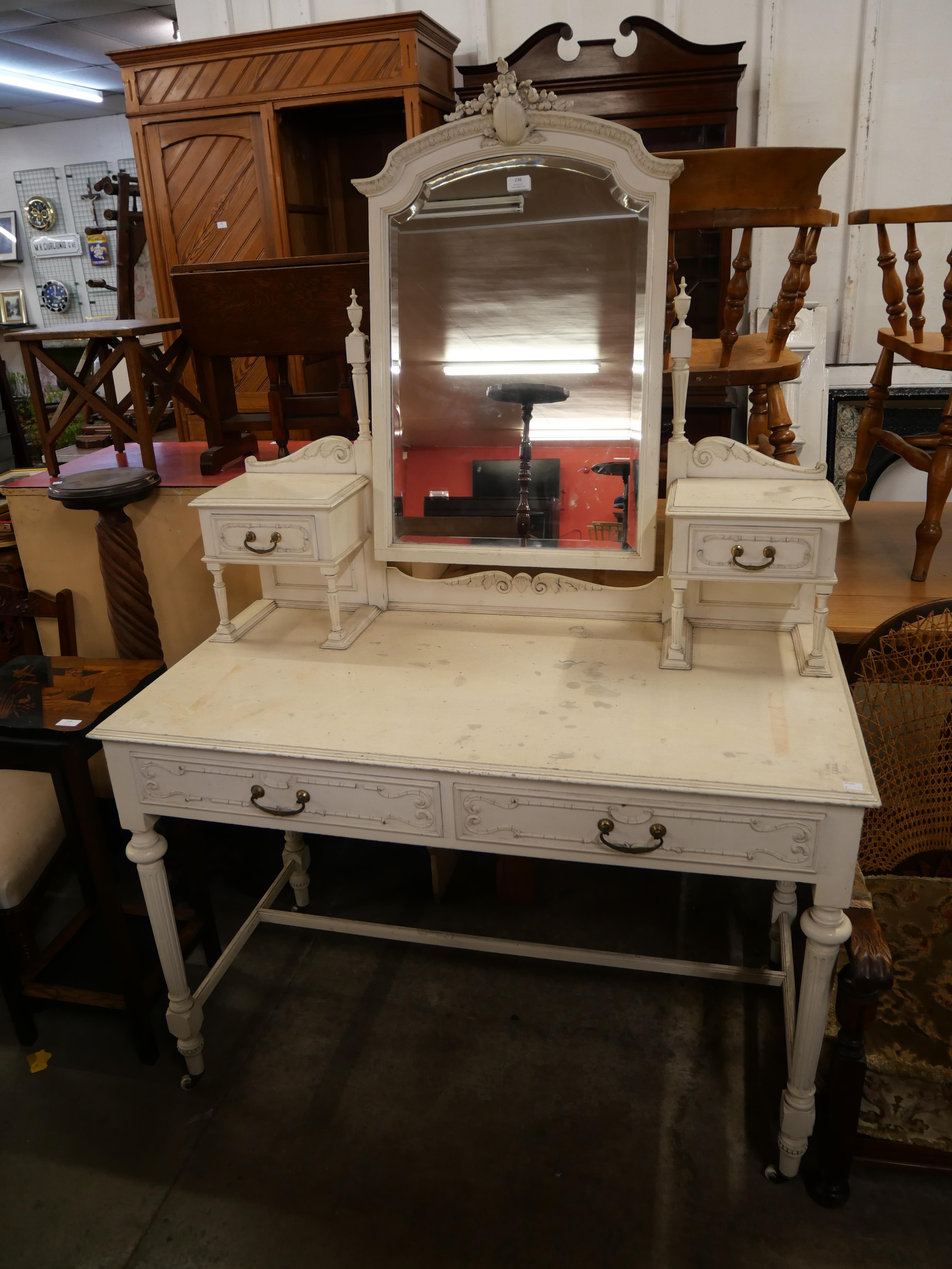 A French style dressing table - Image 2 of 2