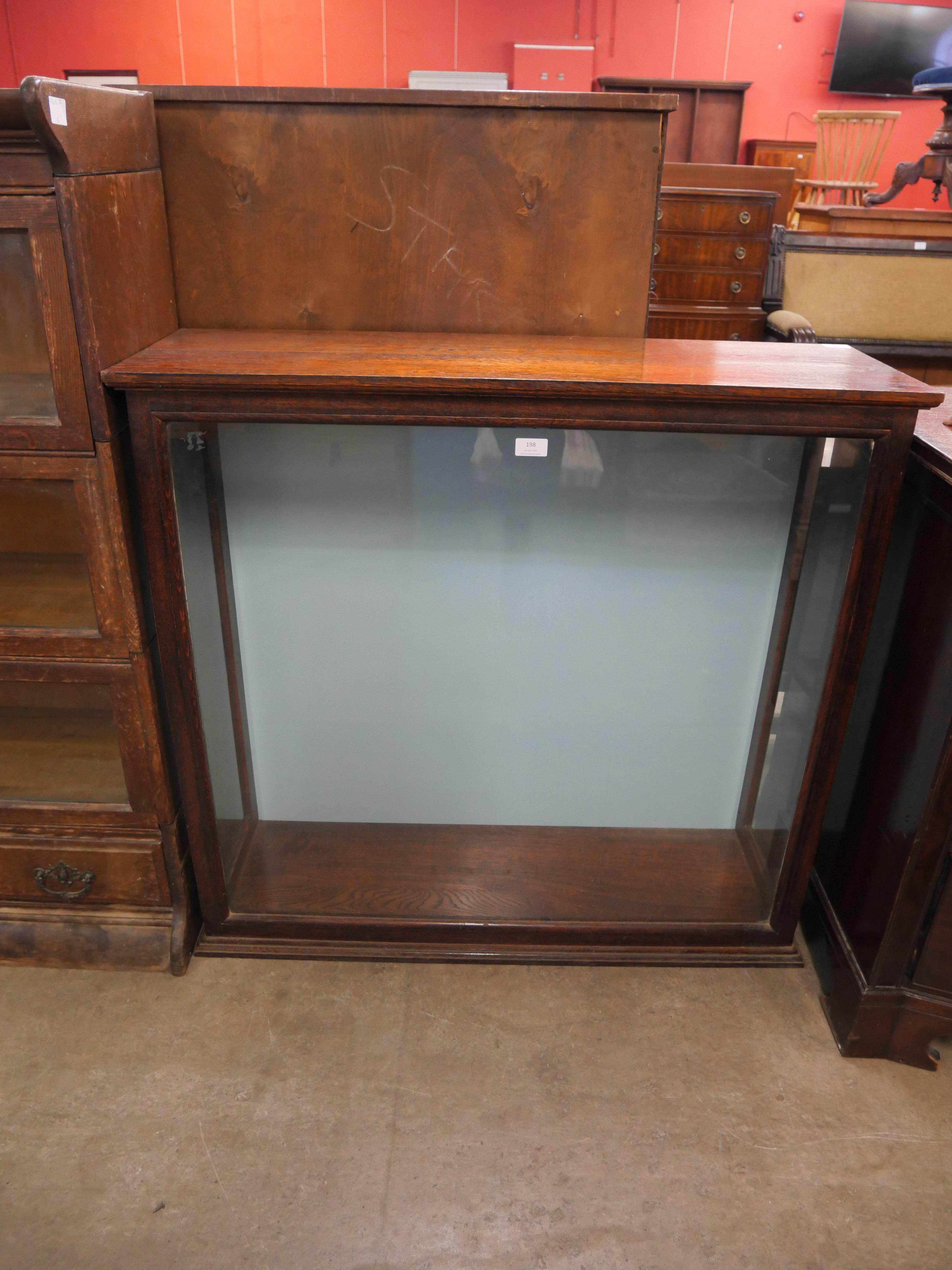 An oak museum display cabinet - Image 2 of 2
