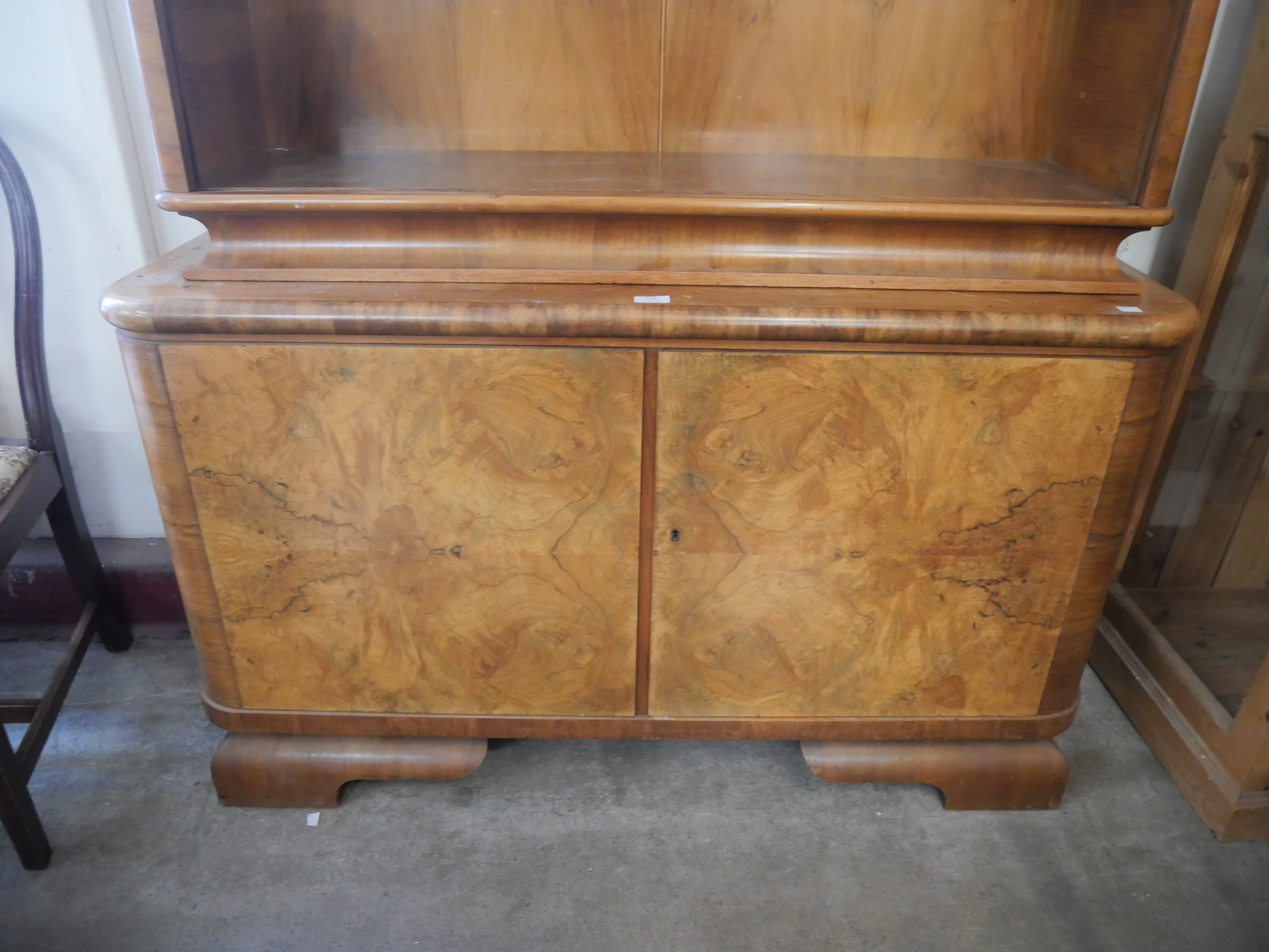 An Art Deco walnut wall cabinet - Image 3 of 4