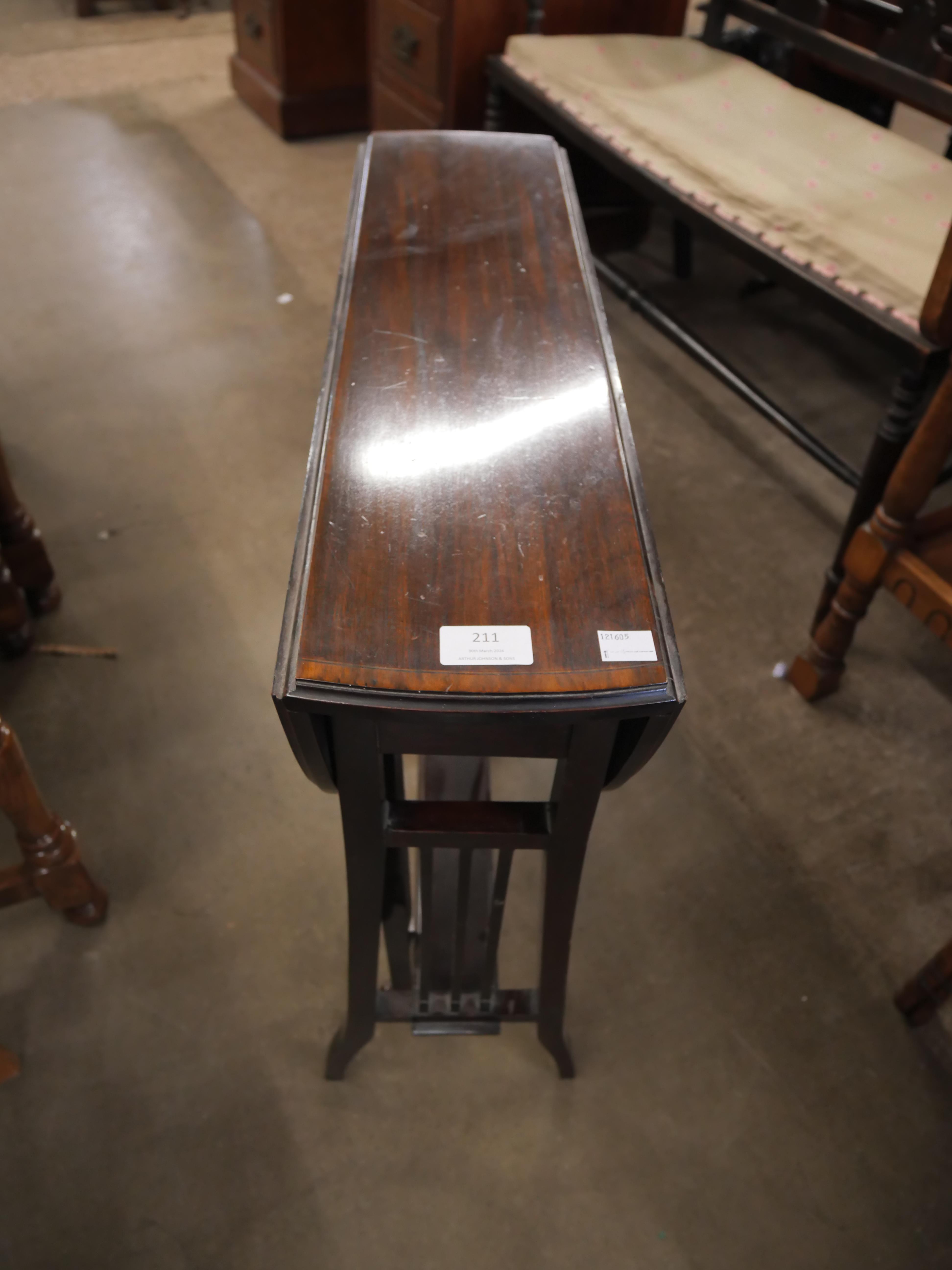 A mahogany Sutherland table - Bild 2 aus 3