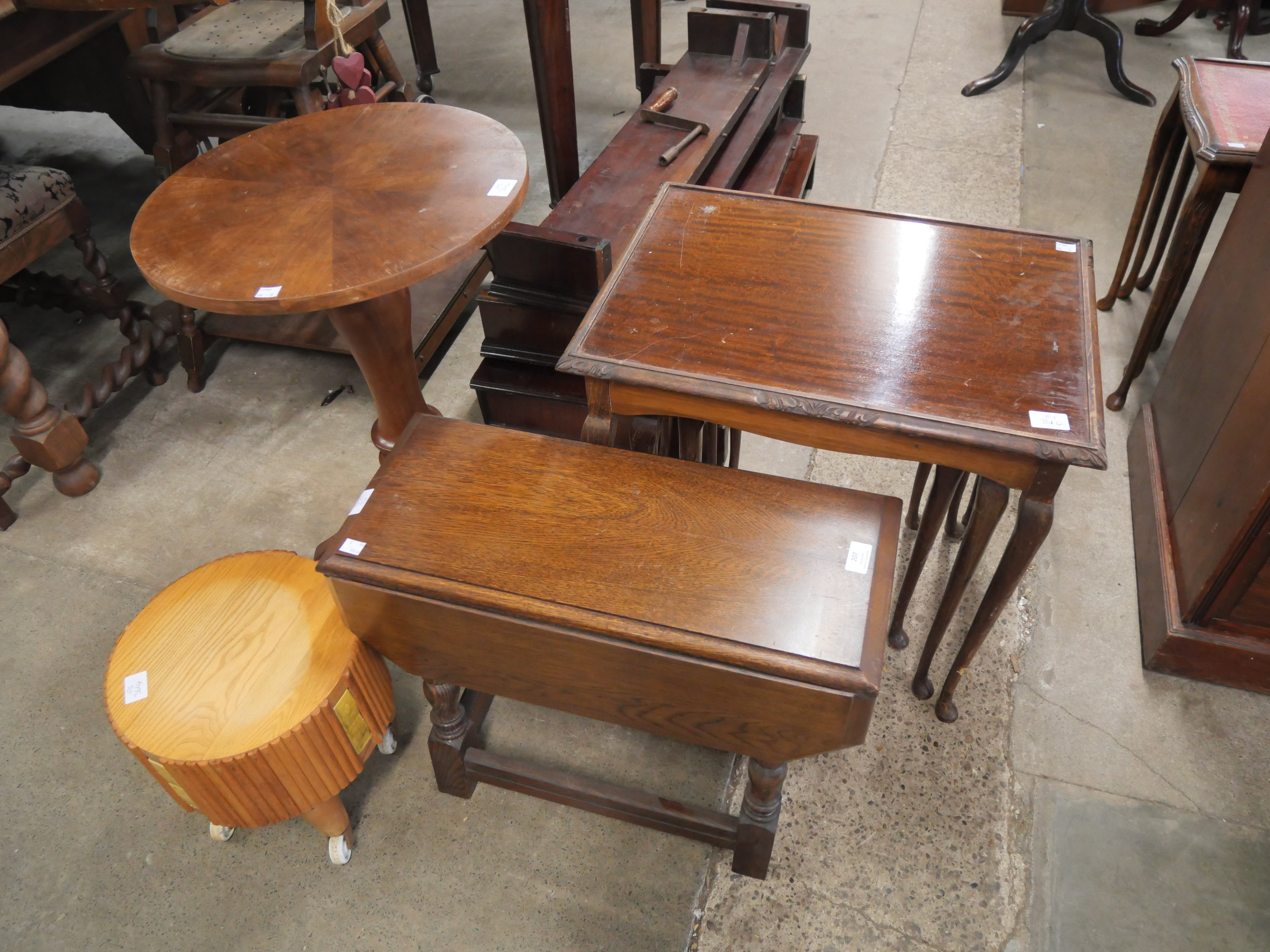 An oak drop leaf occasional table, wine table and nest of tables - Image 2 of 3