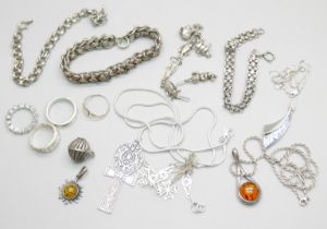 Silver and white metal jewellery, 124g