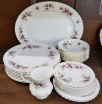 Royal Albert Lavender Rose eight setting dinnerwares with two side plates, oval serving plate and