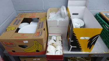 A collection of Thomas Germany tea and dinnerware **PLEASE NOTE THIS LOT IS NOT ELIGIBLE FOR POSTING