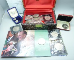 A box of commemorative crowns, £5 coin, silver jubilee 1952-1977 coin, GB coins, etc.