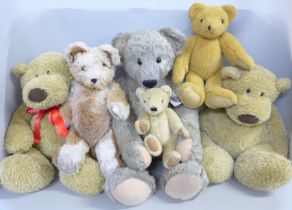 Six Teddy bears, Cottage Collectables and five others