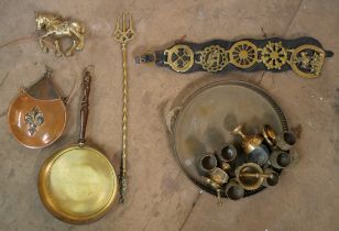 A collection of metalware including a small bronze bowl, a/f two small pestle and mortar, bell, etc.