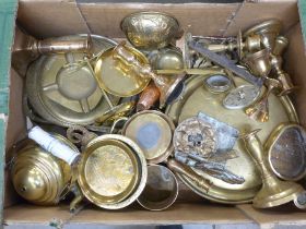 A collection of brassware and copper **PLEASE NOTE THIS LOT IS NOT ELIGIBLE FOR POSTING AND